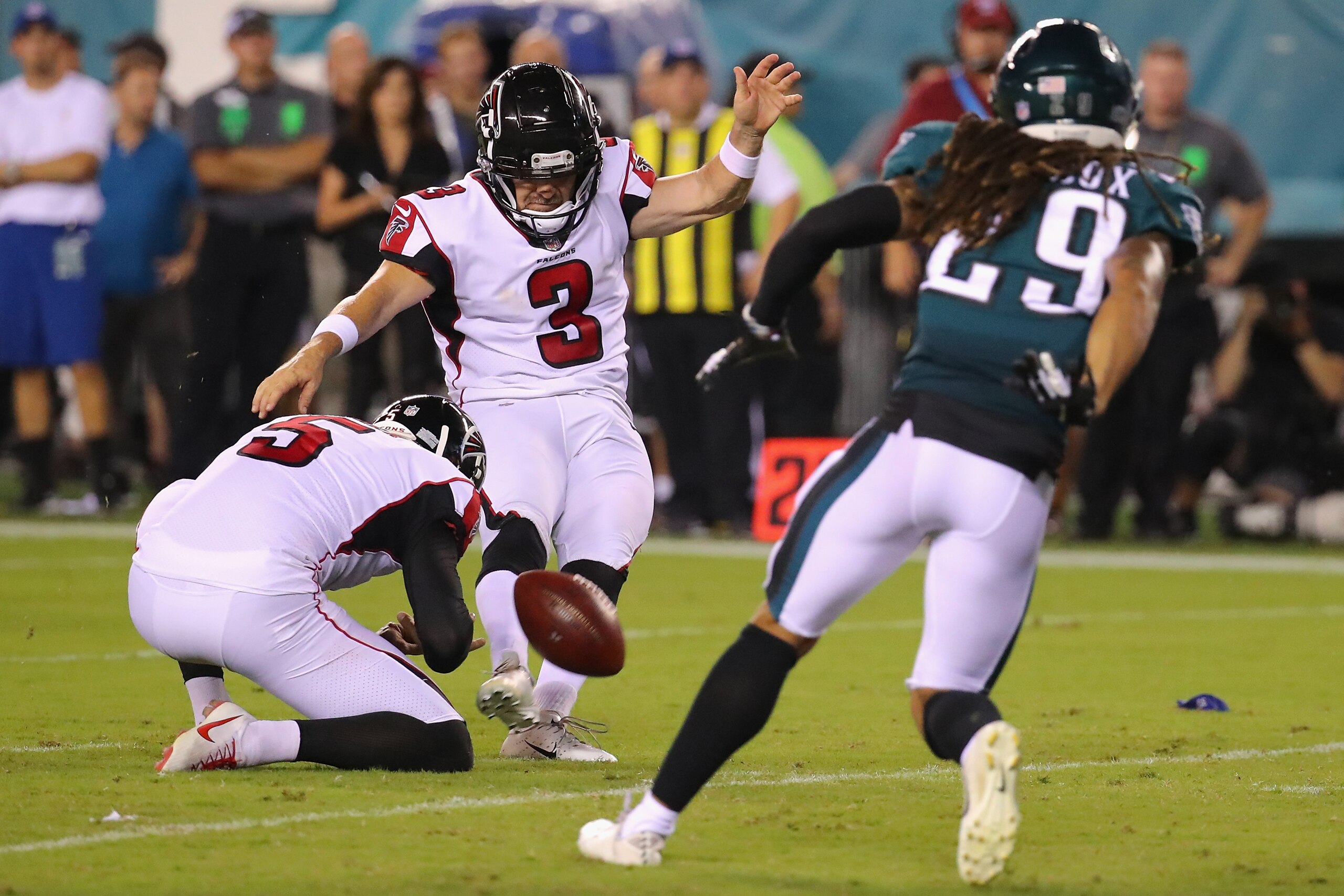 PHILADELPHIA, PA - SEPTEMBER 06:  Matt Bryant #3 of the Atlanta Falcons kicks a field goal against the Philadelphia Eagles during the first quarter at Lincoln Financial Field on September 6, 2018 in Philadelphia, Pennsylvania.  (Photo by Brett Carlsen/Get