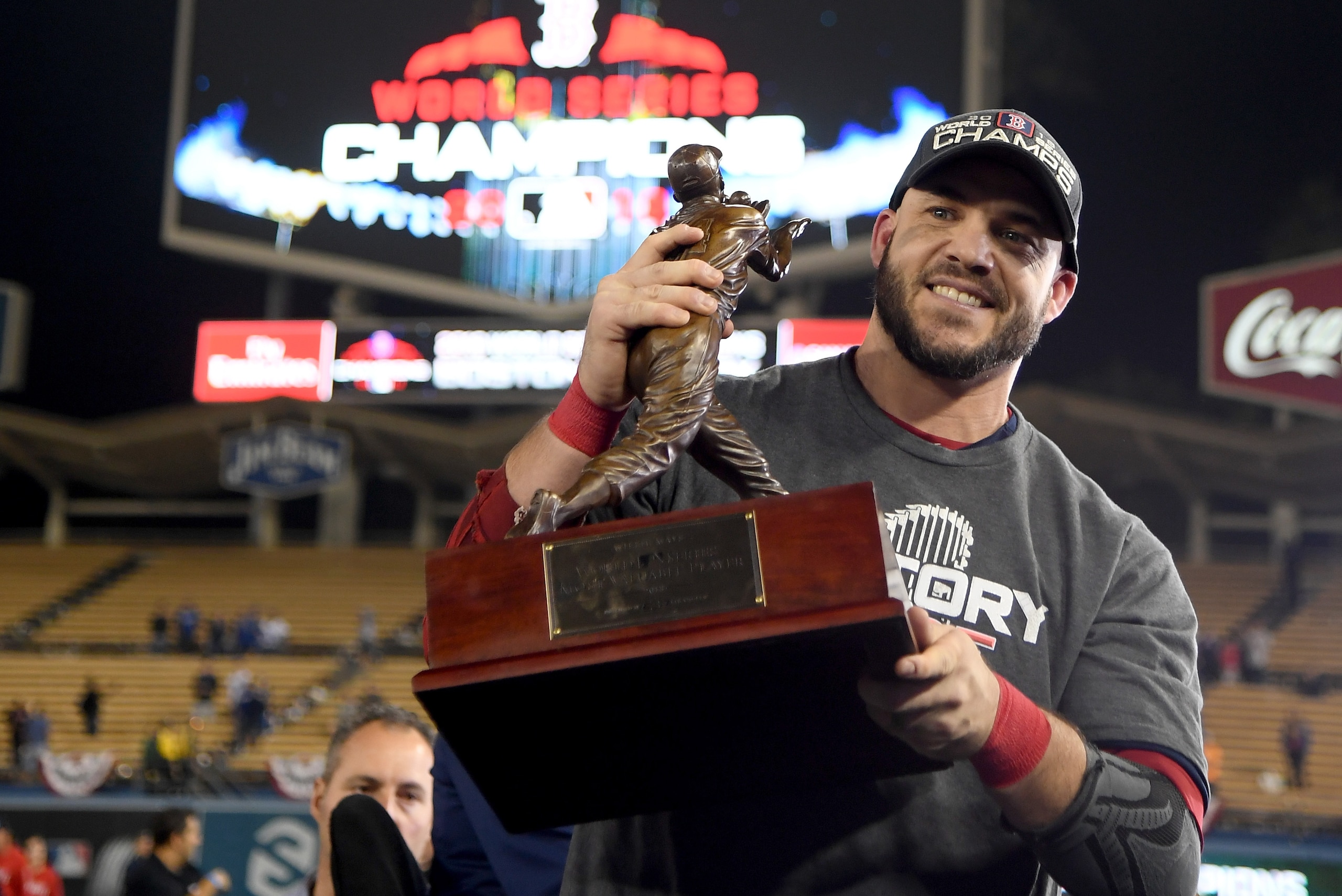 LOS ANGELES, CA - OCTOBER 28:  Steve Pearce #25 of the Boston Red Sox is awarded the MVP after defeating the Los Angeles Dodgers 5-1 in Game Five of the 2018 World Series at Dodger Stadium on October 28, 2018 in Los Angeles, California.  (Photo by Harry H
