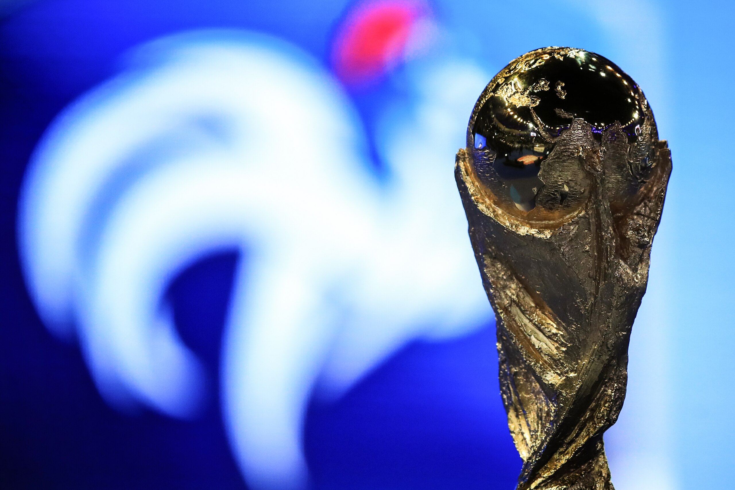 PARIS, FRANCE - SEPTEMBER 09: Detail of the FIFA World Cup Trophy during the UEFA Nations League A group one match between France and Netherlands at Stade de France on September 9, 2018 in Paris, France. (Photo by Marc Atkins/Getty Images)