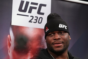 NEW YORK, NY - OCTOBER 31: Derrick Lewis holds an open workout for fans and media at Madison Square Garden on October 31, 2018 in New York City.  (Photo by Ed Mulholland/Zuffa LLC/Zuffa LLC via Getty Images)