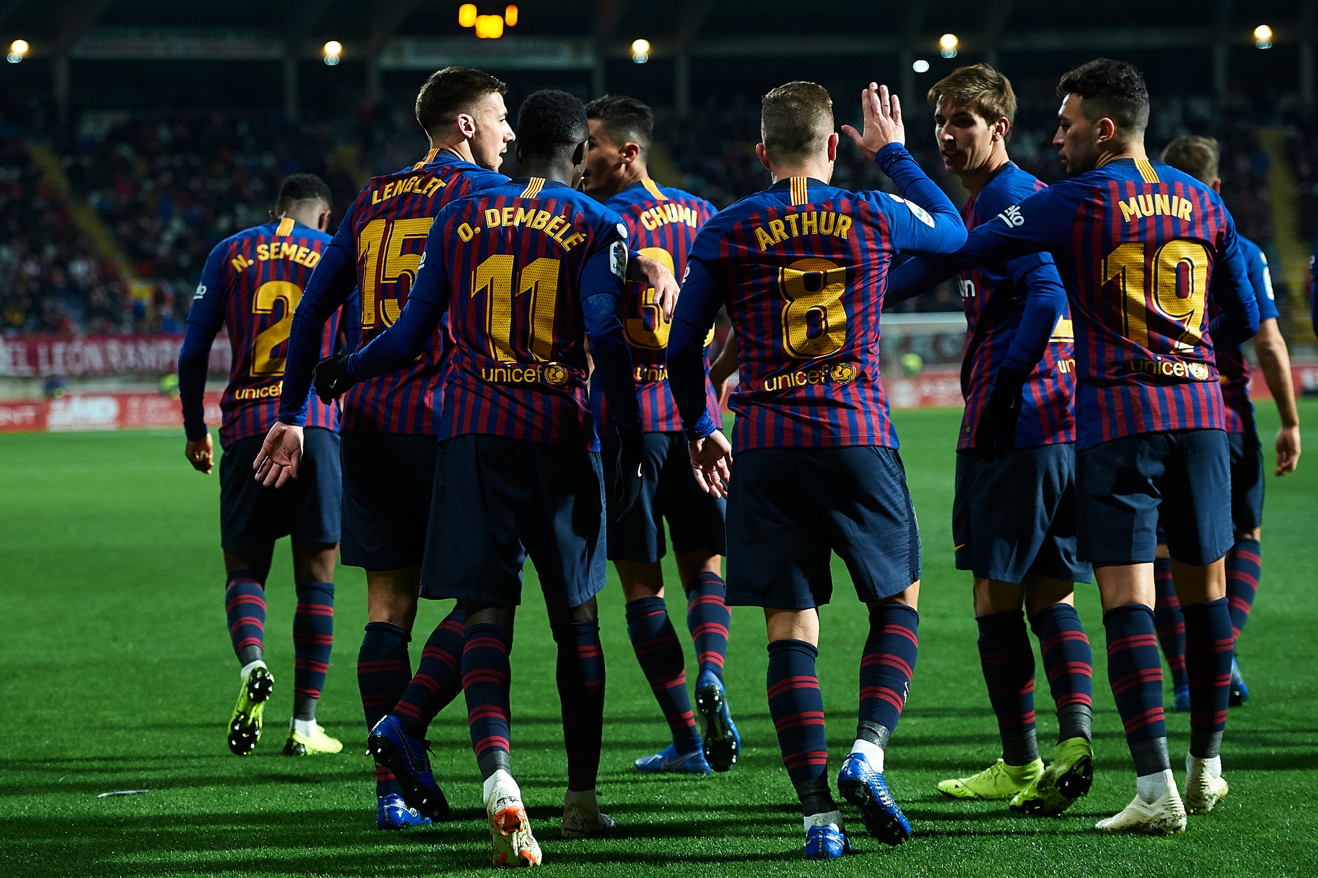 LEON, SPAIN - OCTOBER 31:  Clement Lenglet of FC Barcelona celebrates with teammates after scoring the opening goal during the Spanish Copa del Rey match between Cultura Leonesa and FC Barcelona at Estadio Reino de Leon on October 31, 2018 in Leon, Spain.