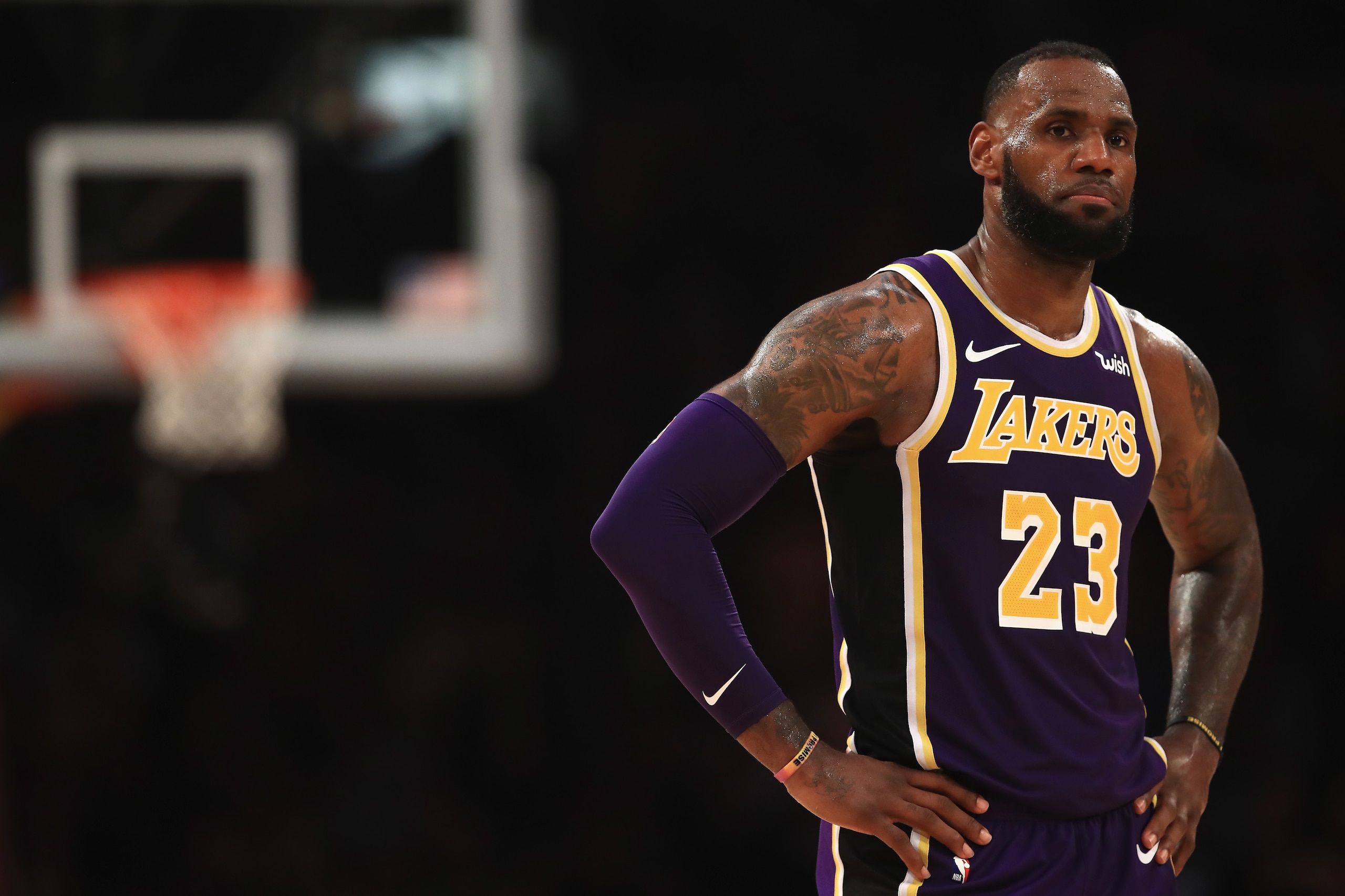 LOS ANGELES, CA - OCTOBER 31: LeBron James #23 of the Los Angeles Lakers looks on during the second half of a game against the Dallas Mavericks at Staples Center on October 31, 2018 in Los Angeles, California. NOTE TO USER: User expressly acknowledges a LOS ANGELES, CA - OCTOBER 31: LeBron James #23 of the Los Angeles Lakers looks on during the second half of a game against the Dallas Mavericks at Staples Center on October 31, 2018 in Los Angeles, California. NOTE TO USER: User expressly acknowledges a