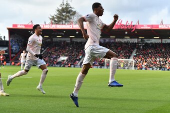 Manchester United's English striker Marcus Rashford (C) celebrates scoring his team's second goal during the English Premier League football match between Bournemouth and Manchester United at the Vitality Stadium in Bournemouth, southern England on Novemb
