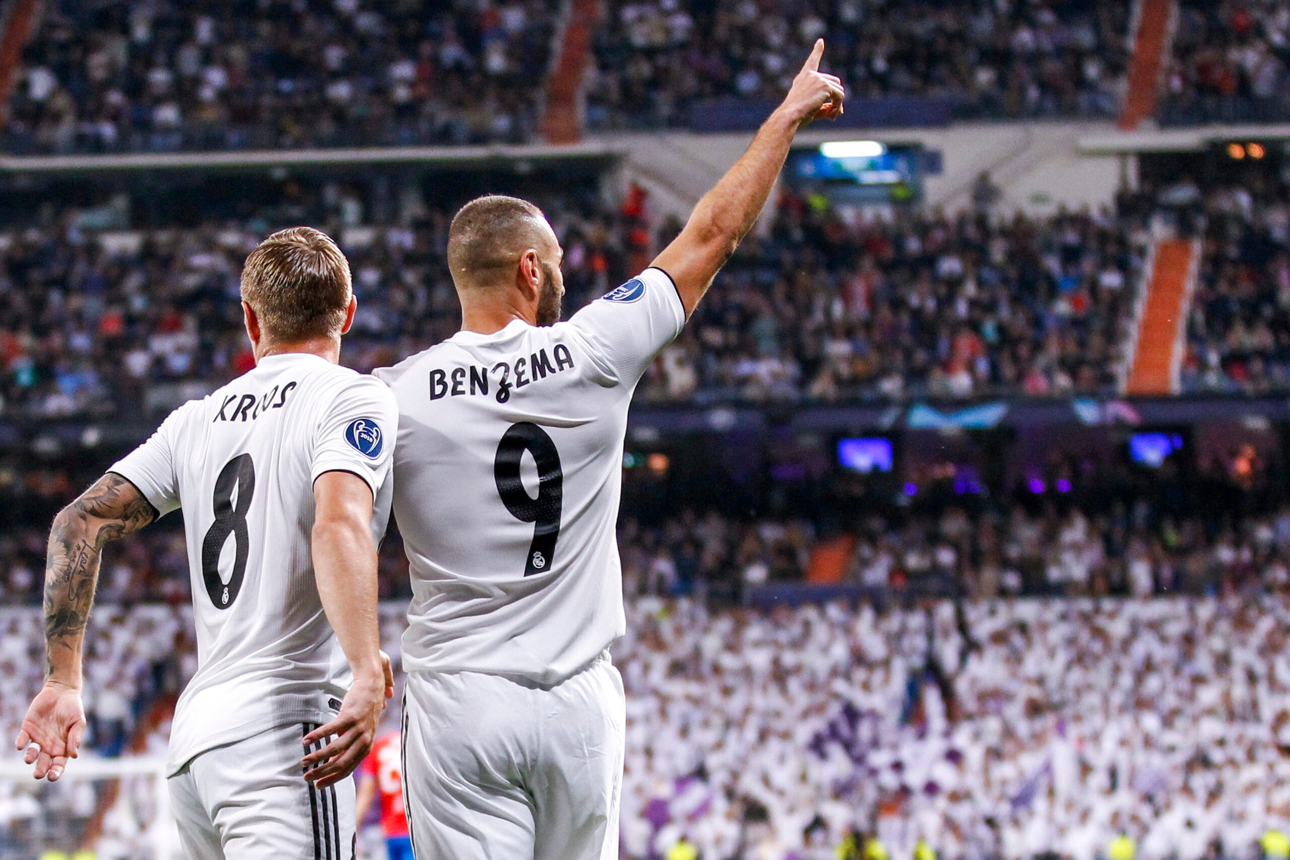 MADRID, SPAIN - OCTOBER 23: Toni Kroos of Real Madrid, Karim Benzema of Real Madrid during the UEFA Champions League  match between Real Madrid v Viktoria Plzen at the Santiago Bernabeu on October 23, 2018 in Madrid Spain (Photo by David S. Bustamante/Soc