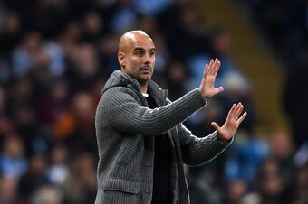 MANCHESTER, ENGLAND - NOVEMBER 07:  Josep Guardiola, Manager of Manchester City gives his team instructions during the Group F match of the UEFA Champions League between Manchester City and FC Shakhtar Donetsk at Etihad Stadium on November 7, 2018 in Manc