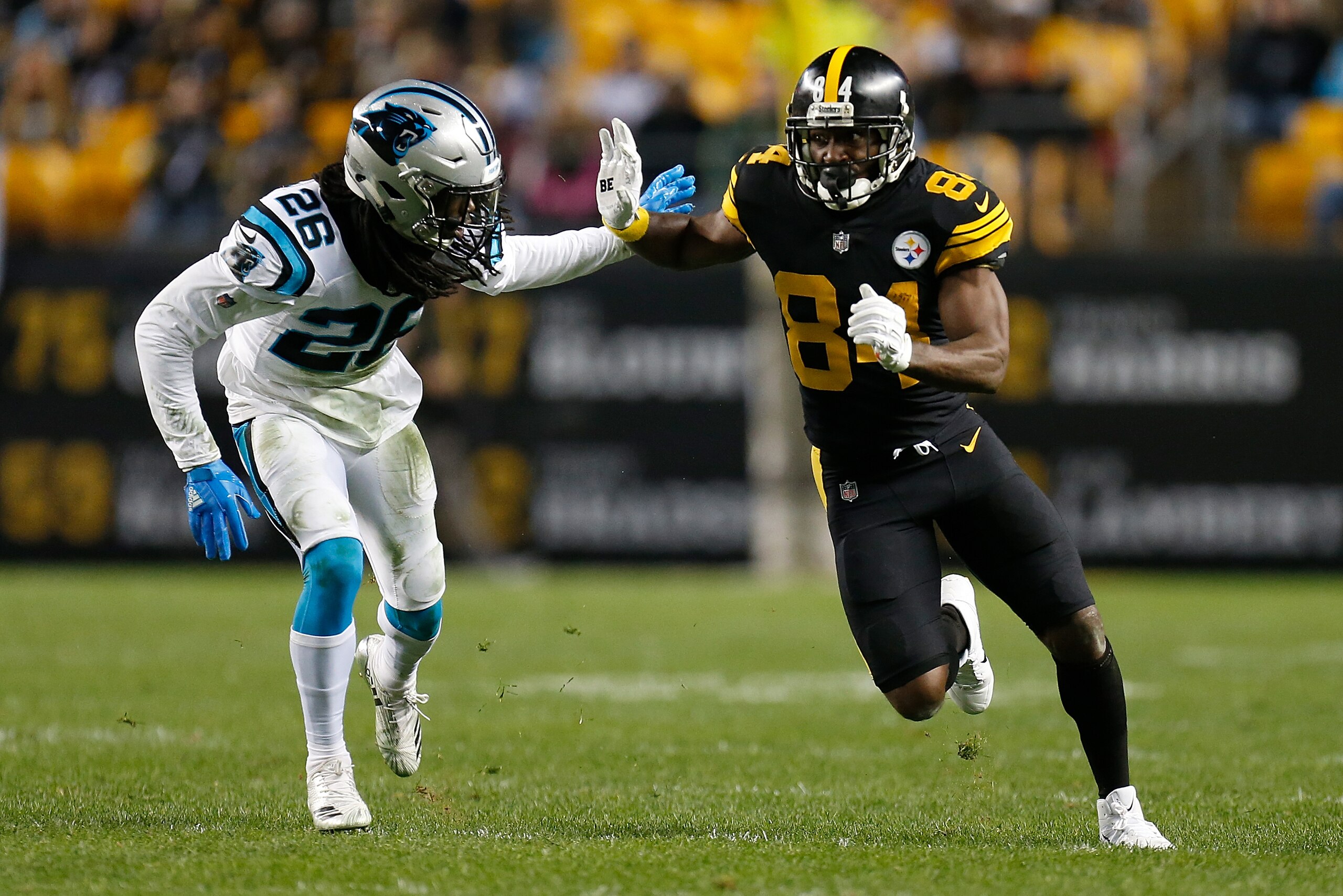 PITTSBURGH, PA - NOVEMBER 08: Antonio Brown #84 of the Pittsburgh Steelers runs a route as Donte Jackson #26 of the Carolina Panthers defends during the first half in the game at Heinz Field on November 8, 2018 in Pittsburgh, Pennsylvania. (Photo by Justi PITTSBURGH, PA - NOVEMBER 08: Antonio Brown #84 of the Pittsburgh Steelers runs a route as Donte Jackson #26 of the Carolina Panthers defends during the first half in the game at Heinz Field on November 8, 2018 in Pittsburgh, Pennsylvania. (Photo by Justi