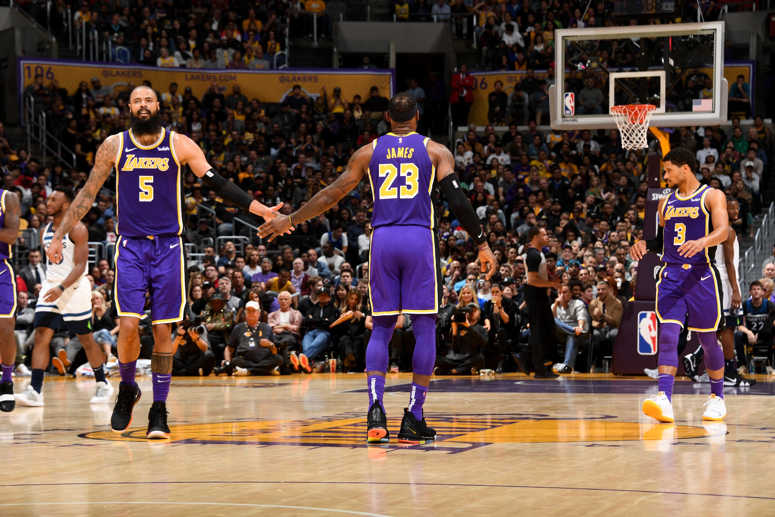 LOS ANGELES, CA - NOVEMBER 7:  Tyson Chandler #5 and LeBron James #23 of the Los Angeles Lakers exchange handshakes against the Minnesota Timberwolves on November 7, 2018 at STAPLES Center in Los Angeles, California. NOTE TO USER: User expressly acknowled