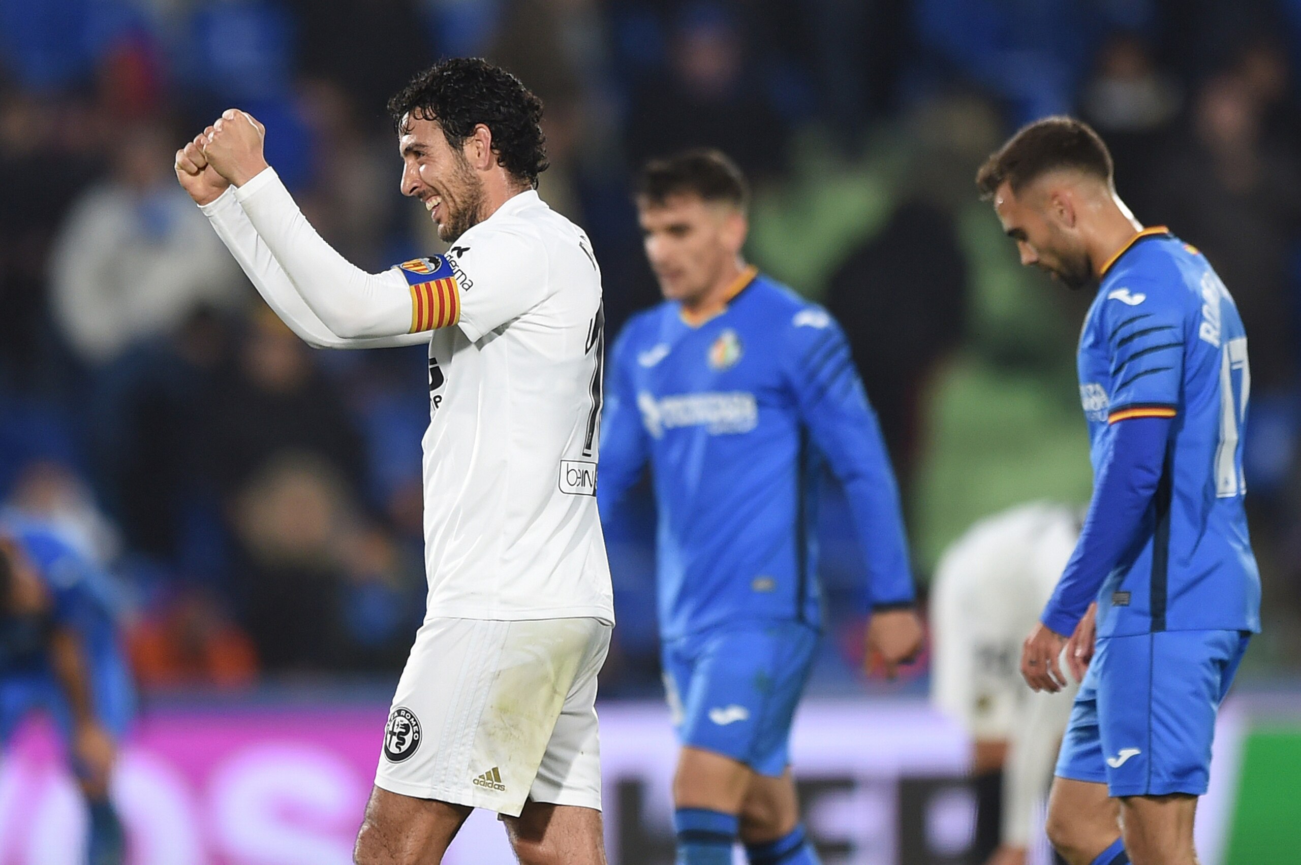 GETAFE, SPAIN - NOVEMBER 10: Daniel Parejo of Valencia CF celebrates after his team beat tGetafe CF 1-0 in the La Liga match between Getafe CF and Valencia CF at Coliseum Alfonso Perez on November 10, 2018 in Getafe, Spain. (Photo by Denis Doyle/Getty Ima GETAFE, SPAIN - NOVEMBER 10: Daniel Parejo of Valencia CF celebrates after his team beat tGetafe CF 1-0 in the La Liga match between Getafe CF and Valencia CF at Coliseum Alfonso Perez on November 10, 2018 in Getafe, Spain. (Photo by Denis Doyle/Getty Ima