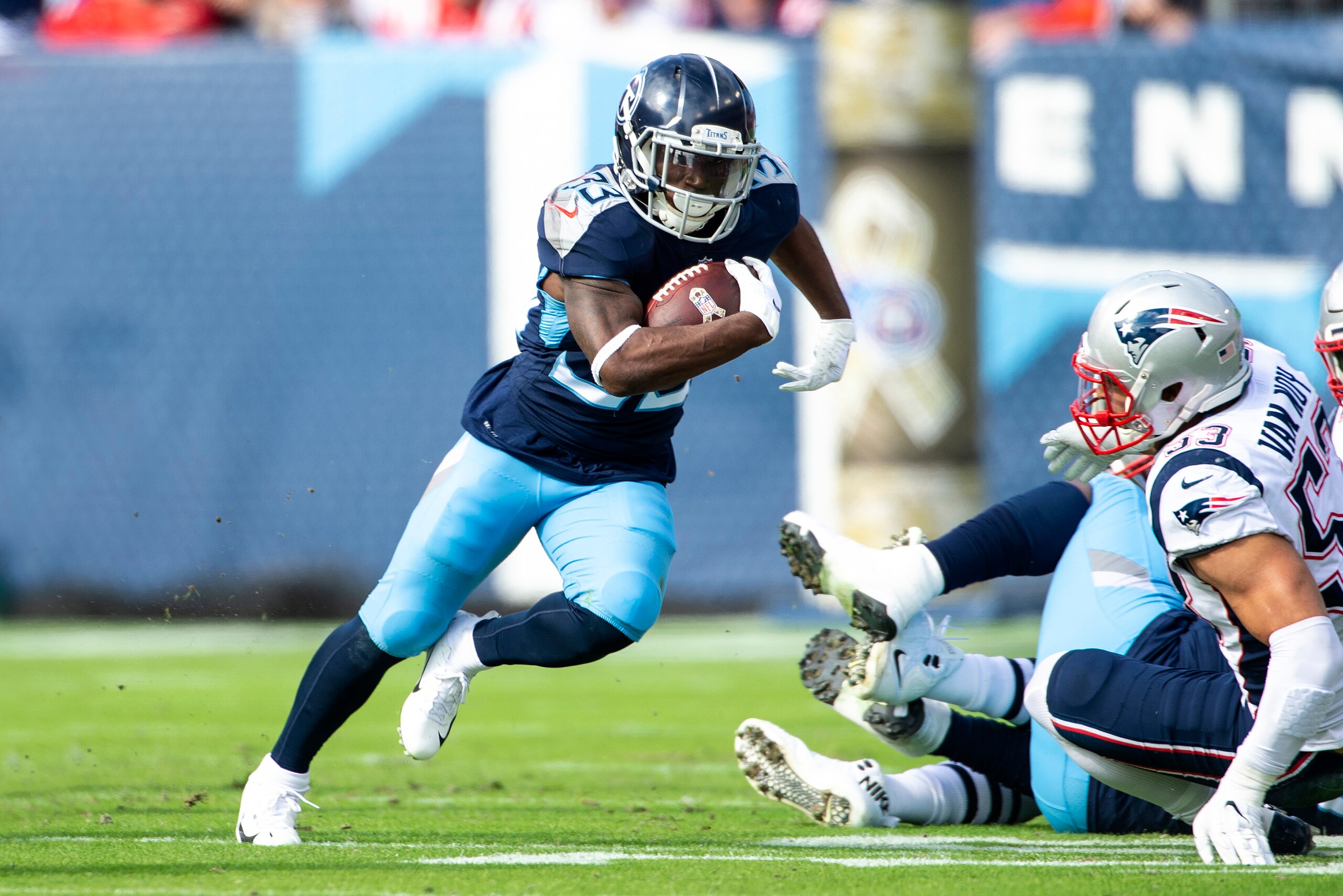 NASHVILLE, TN - NOVEMBER 11:  Running back Dion Lewis #33 of the Tennessee Titans carries the ball during a NFL game against the New England Patriots at Nissan Stadium on November 11, 2018 in Nashville, Tennessee.  (Photo by Ronald C. Modra/Sports Imagery