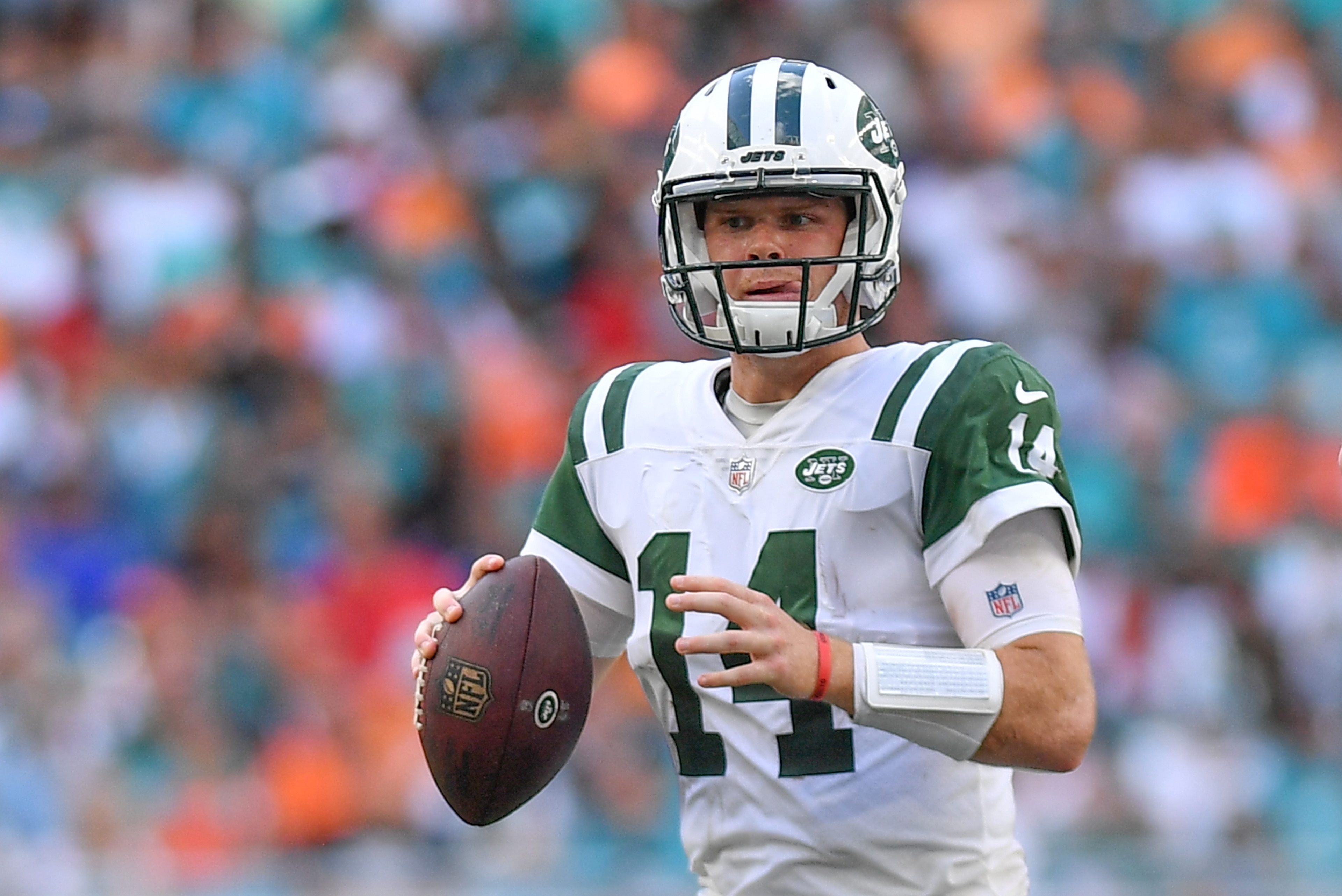 MIAMI, FL - NOVEMBER 04: Sam Darnold #14 of the New York Jets in acton against the Miami Dolphins at Hard Rock Stadium on November 4, 2018 in Miami, Florida. (Photo by Mark Brown/Getty Images)