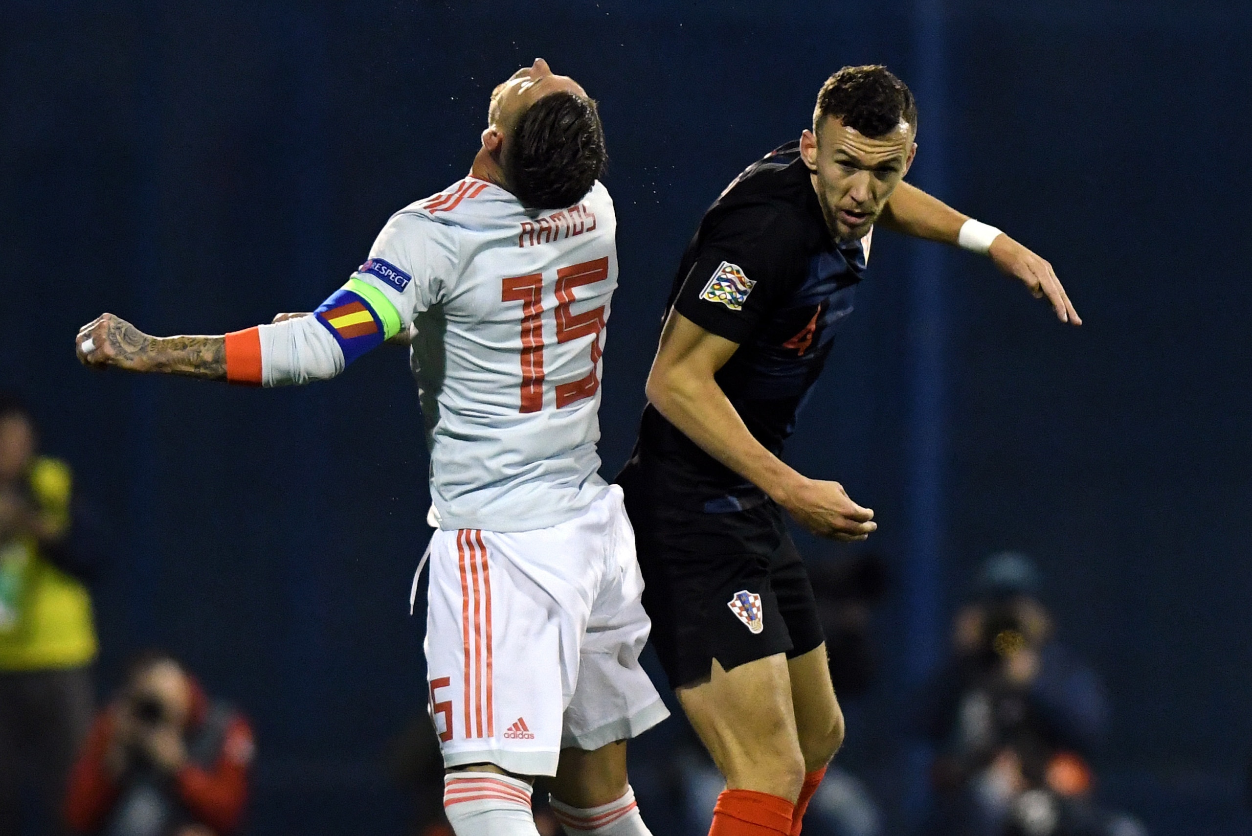 Croatia's forward Ivan Perisic (R) vies with Spain's defender Sergio Ramos during the UEFA Nations League football match between Croatia and Spain at the Maksimir Stadium in Zagreb on November 15, 2108. (Photo by - / AFP)        (Photo credit should read 