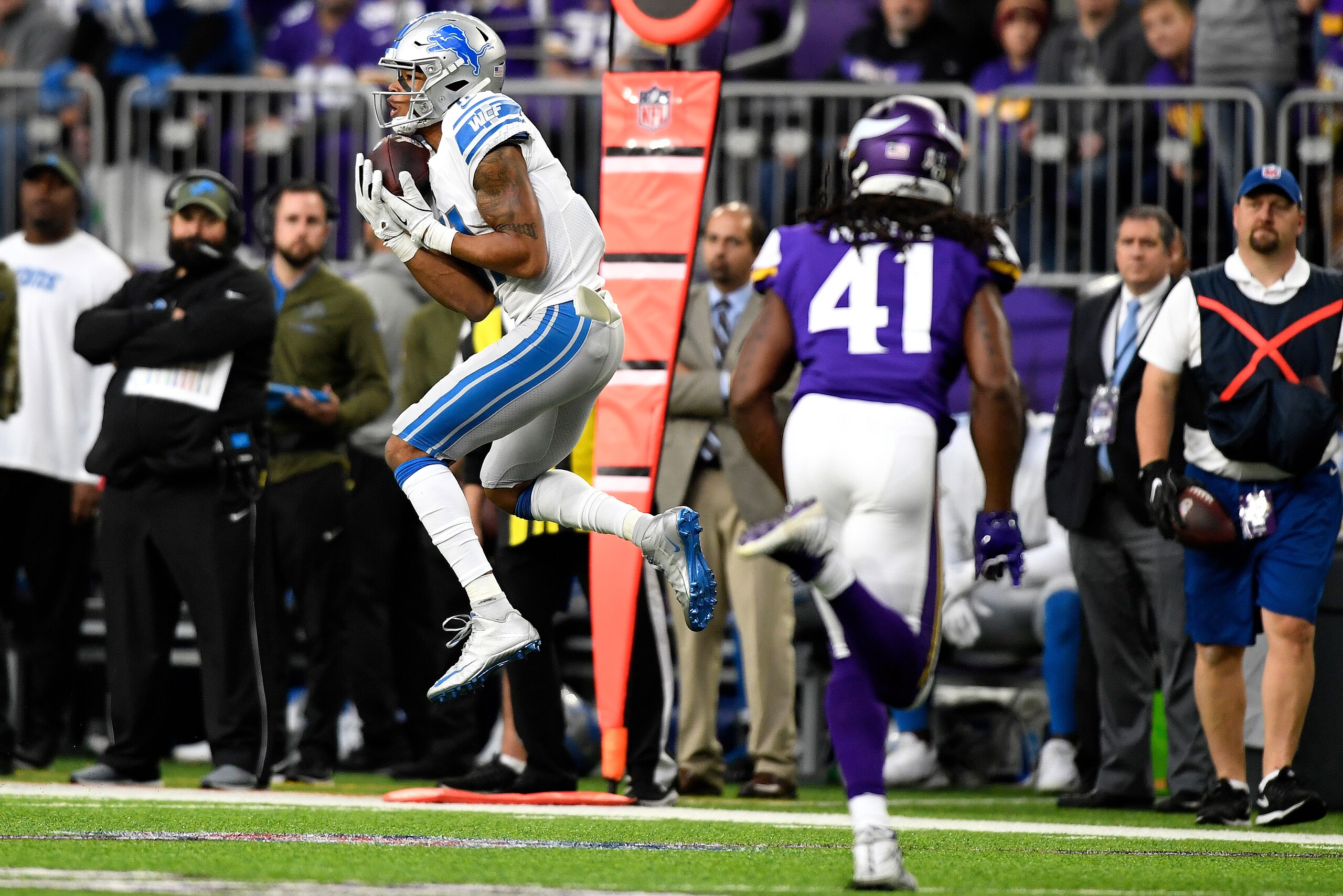 MINNEAPOLIS, MN - NOVEMBER 4: Marvin Jones #11 of the Detroit Lions catches the ball in the first quarter of the game against the Minnesota Vikings at U.S. Bank Stadium on November 4, 2018 in Minneapolis, Minnesota. (Photo by Hannah Foslien/Getty Images) MINNEAPOLIS, MN - NOVEMBER 4: Marvin Jones #11 of the Detroit Lions catches the ball in the first quarter of the game against the Minnesota Vikings at U.S. Bank Stadium on November 4, 2018 in Minneapolis, Minnesota. (Photo by Hannah Foslien/Getty Images)