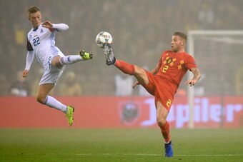 Iceland's forward Albert Gudmundsson (L) vies with Belgium's defender Toby Alderweireld (R) during the UEFA Nations League  football match between Belgium and Iceland at the King Baudouin Stadium on November 15, 2018 in Brussels. (Photo by JOHN THYS / AFP