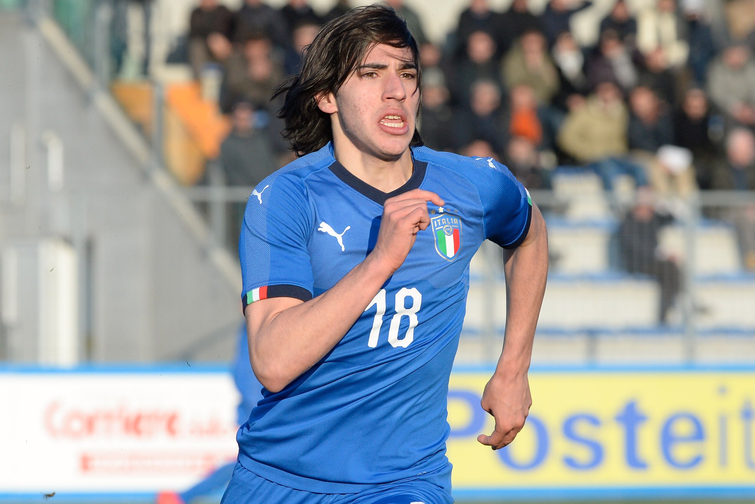 LIGNANO SABBIADORO, ITALY - MARCH 21: Sandro Tonalii of Italy U19 during the Elite Round U19 match between Italy and Greece on March 21, 2018 in Lignano Sabbiadoro, Italy. (Photo by Dino Panato/Getty Images) LIGNANO SABBIADORO, ITALY - MARCH 21: Sandro Tonalii of Italy U19 during the Elite Round U19 match between Italy and Greece on March 21, 2018 in Lignano Sabbiadoro, Italy. (Photo by Dino Panato/Getty Images)