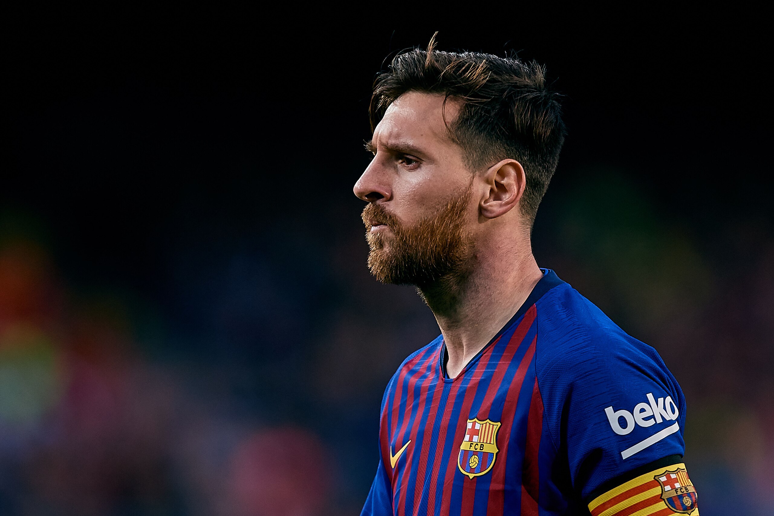BARCELONA, SPAIN - NOVEMBER 11: Leo Messi of FC Barcelona looks on during the La Liga match between FC Barcelona and Real Betis Balompie at Camp Nou on November 11, 2018 in Barcelona, Spain. (Photo by David Aliaga/MB Media/Getty Images)