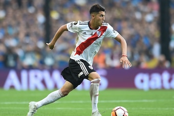 BUENOS AIRES, ARGENTINA - NOVEMBER 11: Exequiel Palacios of River Plate drives the ball during the first leg match between Boca Juniors and River Plate as part of the Finals of Copa CONMEBOL Libertadores 2018 at Estadio Alberto J. Armando on November 11, BUENOS AIRES, ARGENTINA - NOVEMBER 11: Exequiel Palacios of River Plate drives the ball during the first leg match between Boca Juniors and River Plate as part of the Finals of Copa CONMEBOL Libertadores 2018 at Estadio Alberto J. Armando on November 11,
