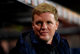 BOURNEMOUTH, ENGLAND - OCTOBER 30:  Eddie Howe, Manager of AFC Bournemouth looks on prior to during the Carabao Cup Fourth Round match between AFC Bournemouth and Norwich City at Vitality Stadium on October 30, 2018 in Bournemouth, England.  (Photo by Dan
