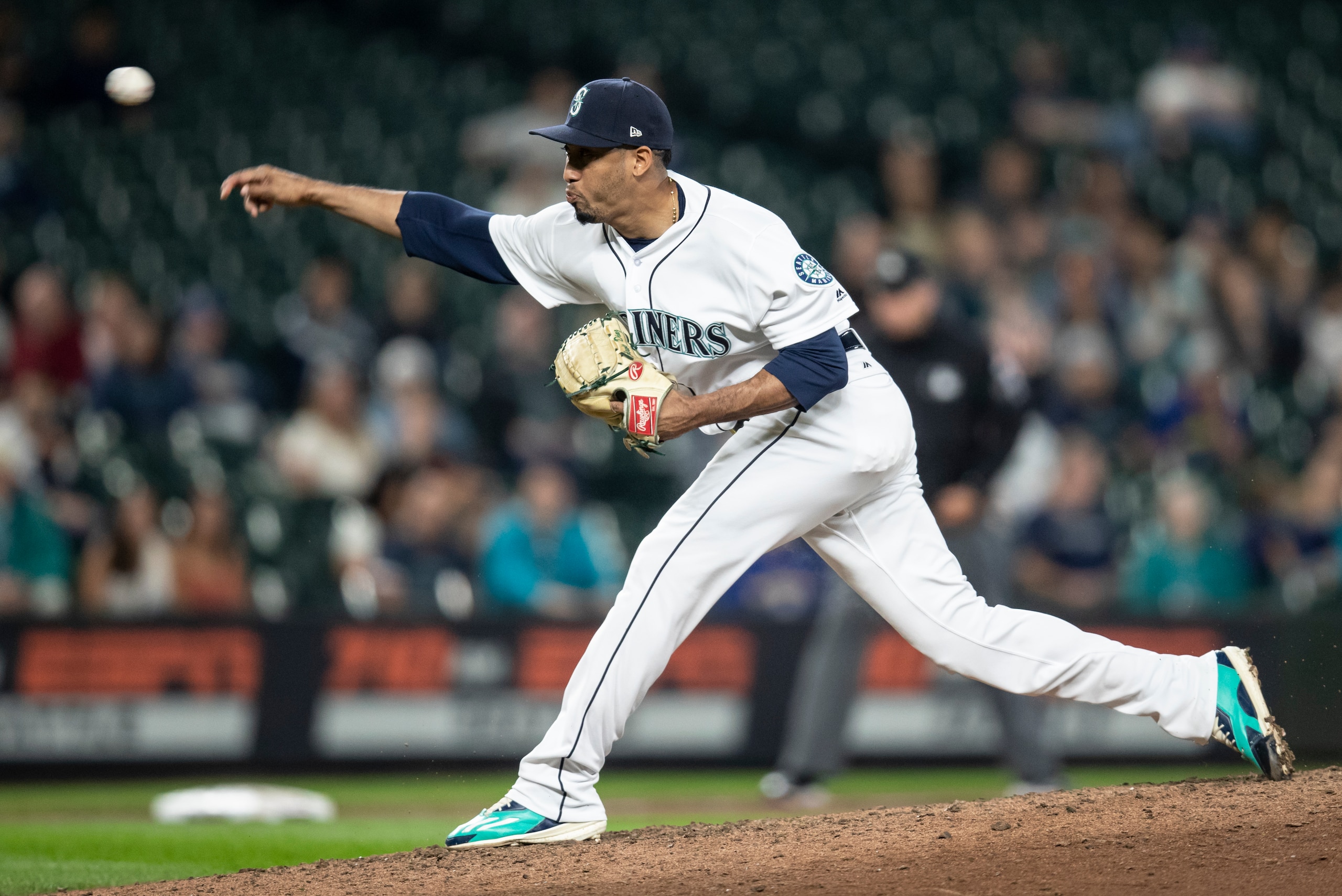 SEATTLE, WA - SEPTEMBER 5: Reliever Edwin Diaz #39 of the Seattle Mariners delivers a pitch during the ninth inning of a game at Safeco Field on September 5, 2018 in Seattle, Washington. The Mariners won the game 5-3. (Photo by Stephen Brashear/Getty Imag SEATTLE, WA - SEPTEMBER 5: Reliever Edwin Diaz #39 of the Seattle Mariners delivers a pitch during the ninth inning of a game at Safeco Field on September 5, 2018 in Seattle, Washington. The Mariners won the game 5-3. (Photo by Stephen Brashear/Getty Imag