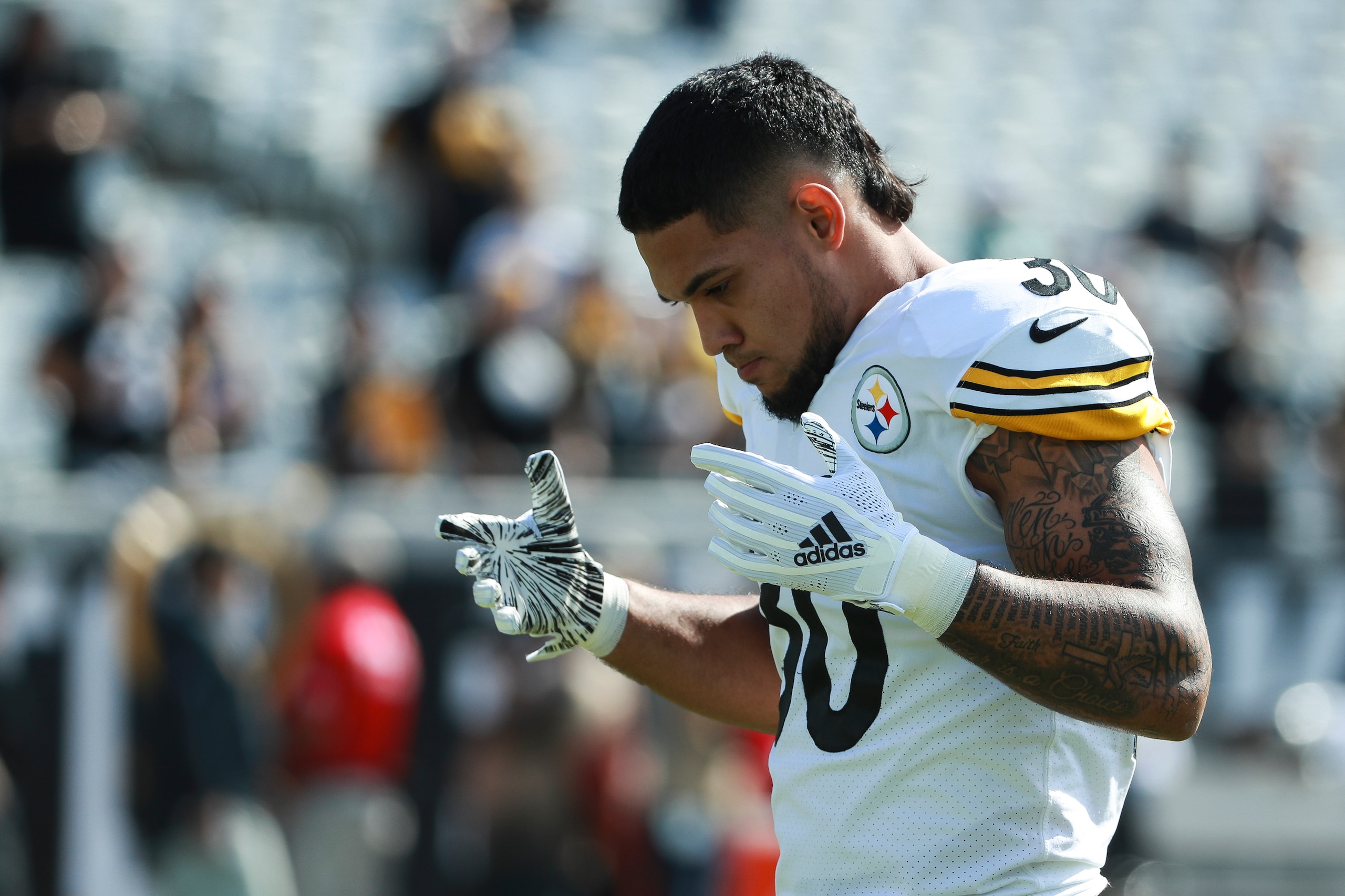 JACKSONVILLE, FL - NOVEMBER 18: James Conner #30 of the Pittsburgh Steelers warms up before the game between the Jacksonville Jaguars and the Pittsburgh Steelers at TIAA Bank Field on November 18, 2018 in Jacksonville, Florida. (Photo by Scott Halleran/G JACKSONVILLE, FL - NOVEMBER 18: James Conner #30 of the Pittsburgh Steelers warms up before the game between the Jacksonville Jaguars and the Pittsburgh Steelers at TIAA Bank Field on November 18, 2018 in Jacksonville, Florida. (Photo by Scott Halleran/G