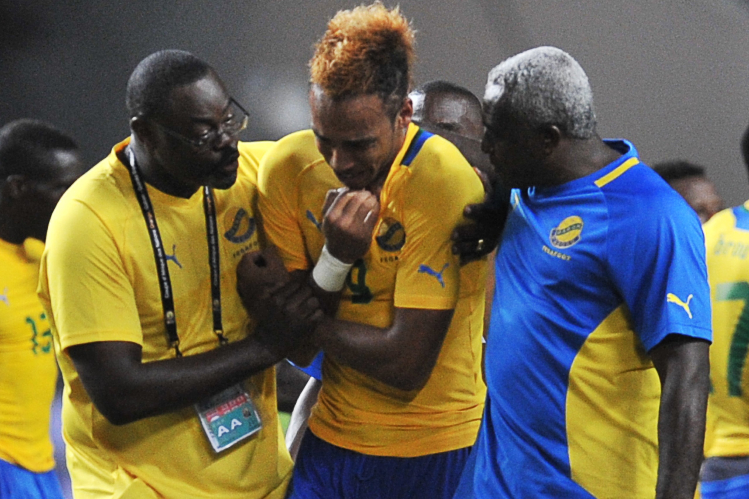 Gabon's national football team striker Pierre-Emerick Aubameyanga reacts after missing a penalty shot during the Africa Cup of Nations quarter-final football match between Gabon and Mali at the stade de l'amitie in Libreville on February 5, 2012. AFP PHOT