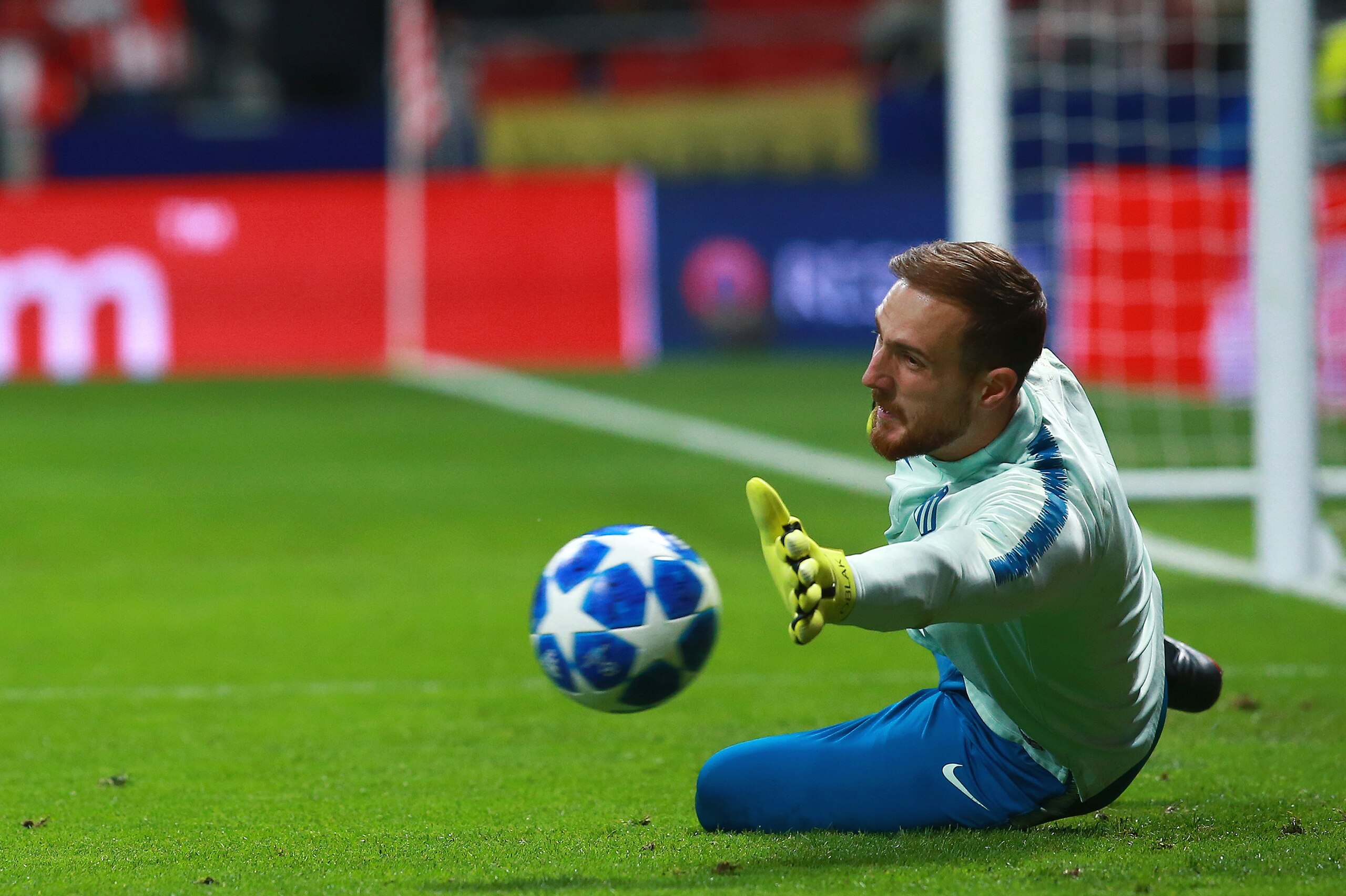 MADRID, SPAIN - NOVEMBER 06:  Jan Oblak of Atletico Madrid warms up prior to the Group A match of the UEFA Champions League between Club Atletico de Madrid and Borussia Dortmund at Estadio Wanda Metropolitano on November 6, 2018 in Madrid, Spain.  (Photo 