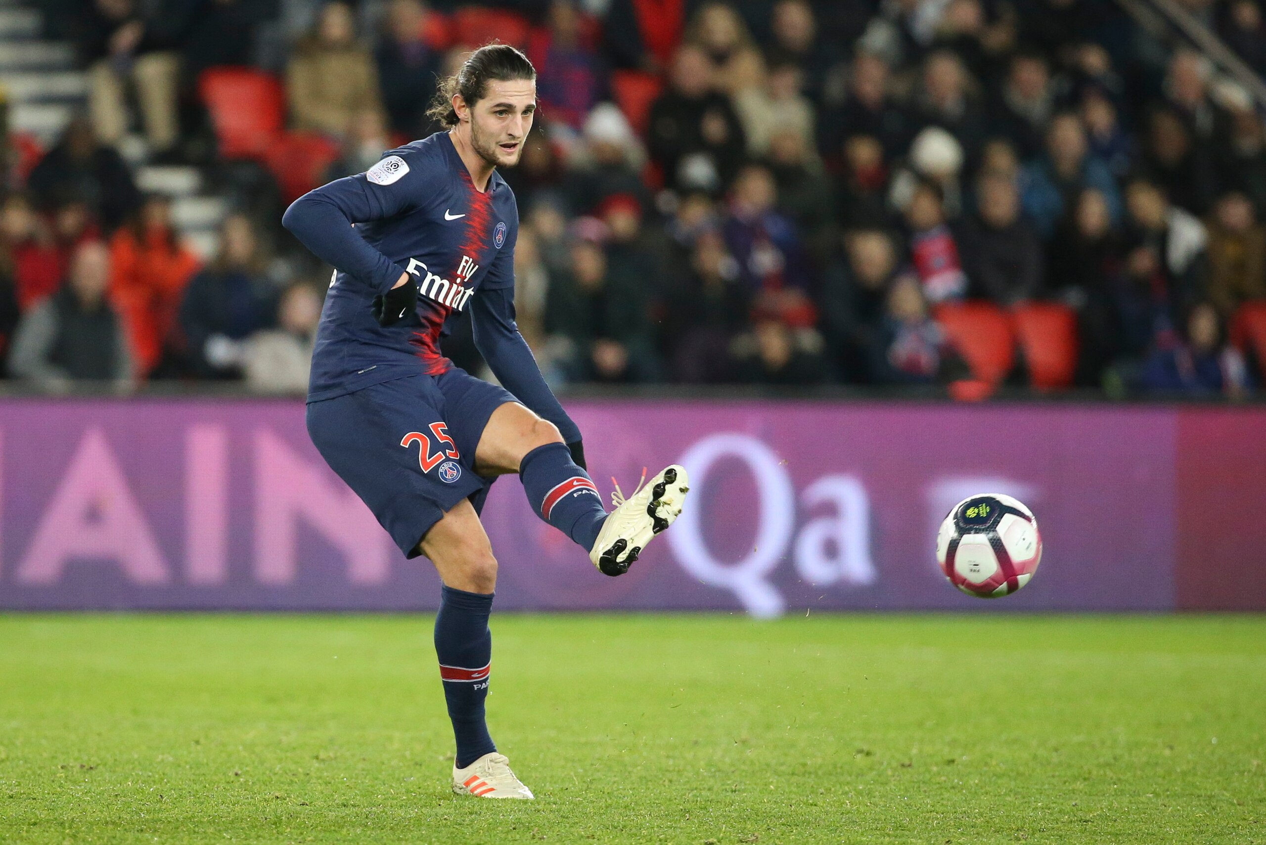 PARIS, FRANCE - NOVEMBER 24: Adrien Rabiot of PSG during the french Ligue 1 match between Paris Saint-Germain (PSG) and Toulouse FC (TFC) at Parc des Princes stadium on November 24, 2018 in Paris, France. (Photo by Jean Catuffe/Getty Images)