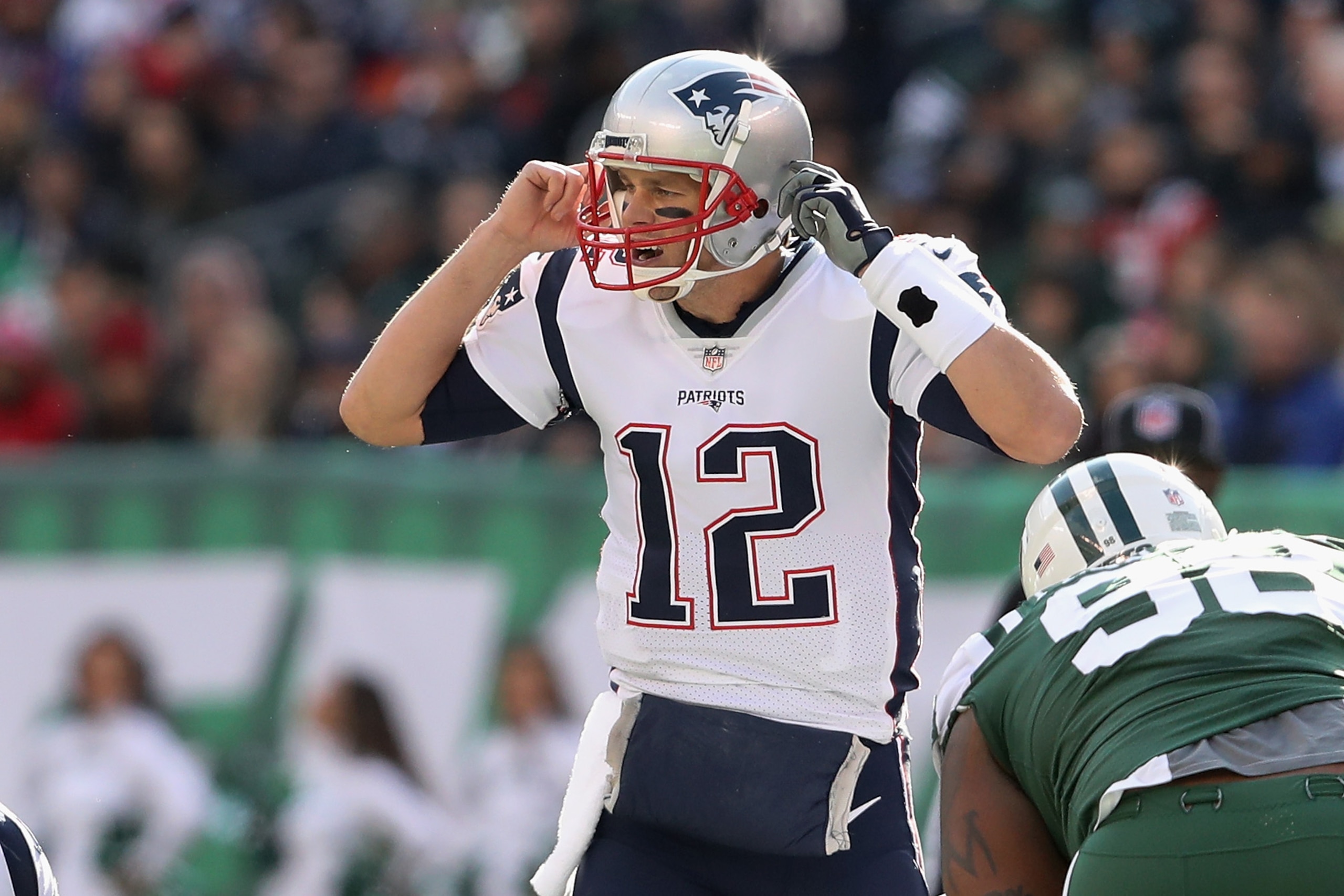 EAST RUTHERFORD, NJ - NOVEMBER 25:  (NEW YORK DAILIES OUT)    Tom Brady #12 of the New England Patriots in action against the New York Jets on November 25, 2018 at MetLife Stadium in East Rutherford, New Jersey. The Patriots defeated the Jets 27-13.  (Pho