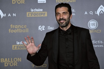 Paris Saint-Germain's Italian goalkeeper Gianluigi Buffon poses upon arrival at the 2018 Ballon d'Or award ceremony at the Grand Palais in Paris on December 3, 2018. (Photo by Anne-Christine POUJOULAT / AFP) (Photo credit should read ANNE-CHRISTINE Paris Saint-Germain's Italian goalkeeper Gianluigi Buffon poses upon arrival at the 2018 Ballon d'Or award ceremony at the Grand Palais in Paris on December 3, 2018. (Photo by Anne-Christine POUJOULAT / AFP) (Photo credit should read ANNE-CHRISTINE