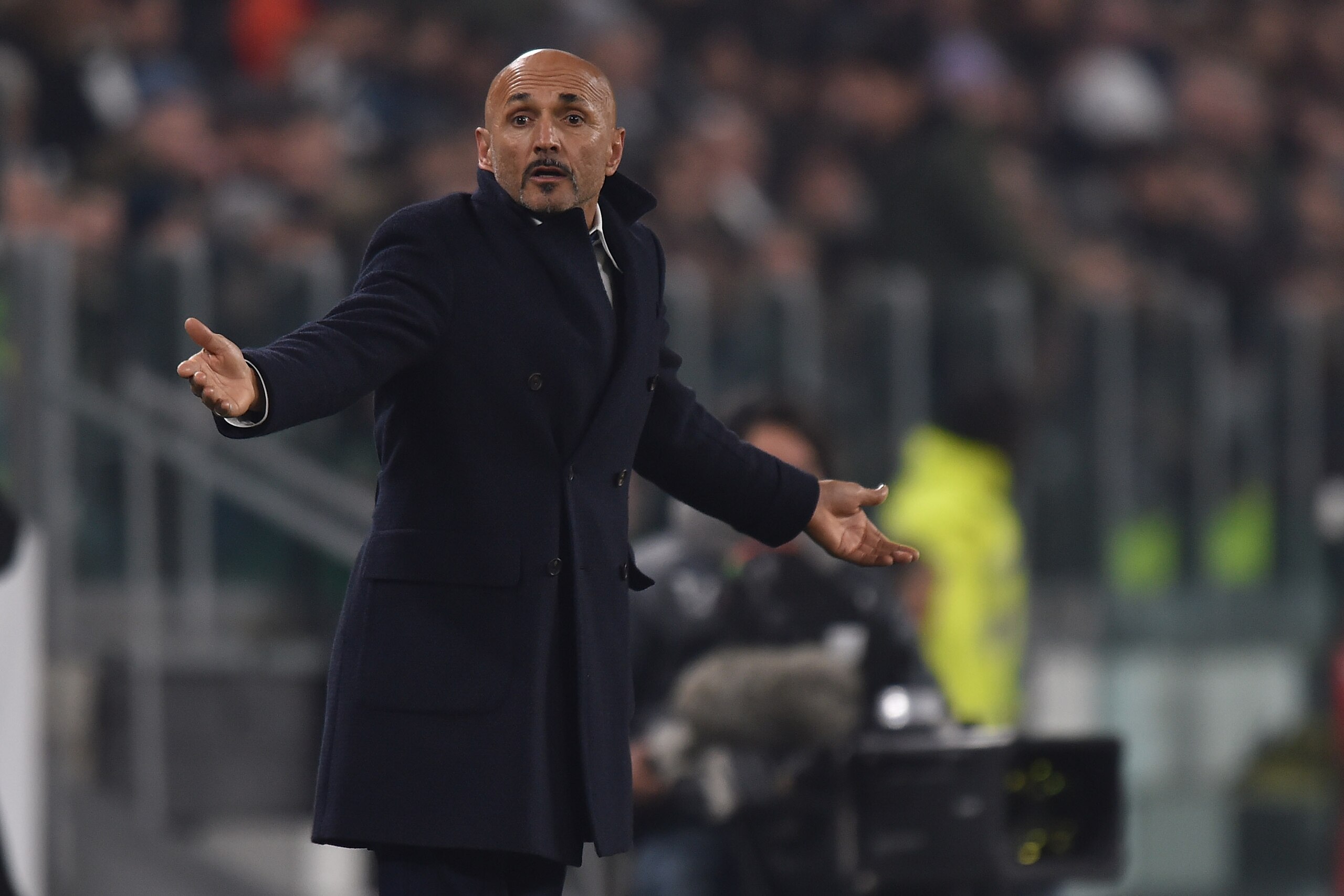 TURIN, ITALY - DECEMBER 07:  Head coach Luciano Spalletti of Internazionale looks on during the Serie A match between Juventus and FC Internazionale at Allianz Stadium on December 7, 2018 in Turin, Italy.  (Photo by Tullio M. Puglia/Getty Images )