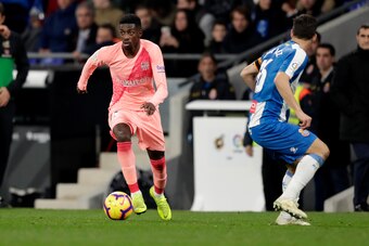 CORNELLA, SPAIN - DECEMBER 8: (L-R) Ousmane Dembele of FC Barcelona, Javi Lopez of Espanyol during the La Liga Santander  match between Espanyol v FC Barcelona at the RCDE Stadium on December 8, 2018 in Cornella Spain (Photo by Jeroen Meuwsen/Soccrates/Ge