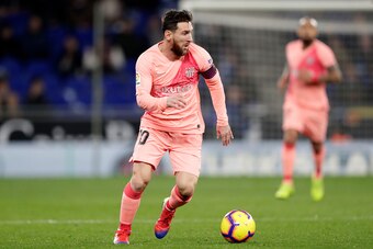 CORNELLA, SPAIN - DECEMBER 8: Lionel Messi of FC Barcelona  during the La Liga Santander  match between Espanyol v FC Barcelona at the RCDE Stadium on December 8, 2018 in Cornella Spain (Photo by Jeroen Meuwsen/Soccrates/Getty Images)