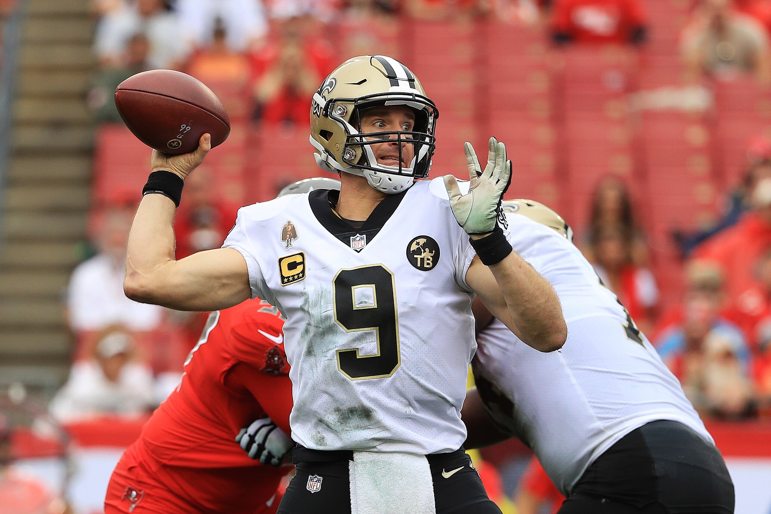 TAMPA, FLORIDA - DECEMBER 09: Drew Brees #9 of the New Orleans Saints drops back to pass during the third quarter against the Tampa Bay Buccaneers at Raymond James Stadium on December 09, 2018 in Tampa, Florida. (Photo by Mike Ehrmann/Getty Images) TAMPA, FLORIDA - DECEMBER 09: Drew Brees #9 of the New Orleans Saints drops back to pass during the third quarter against the Tampa Bay Buccaneers at Raymond James Stadium on December 09, 2018 in Tampa, Florida. (Photo by Mike Ehrmann/Getty Images)