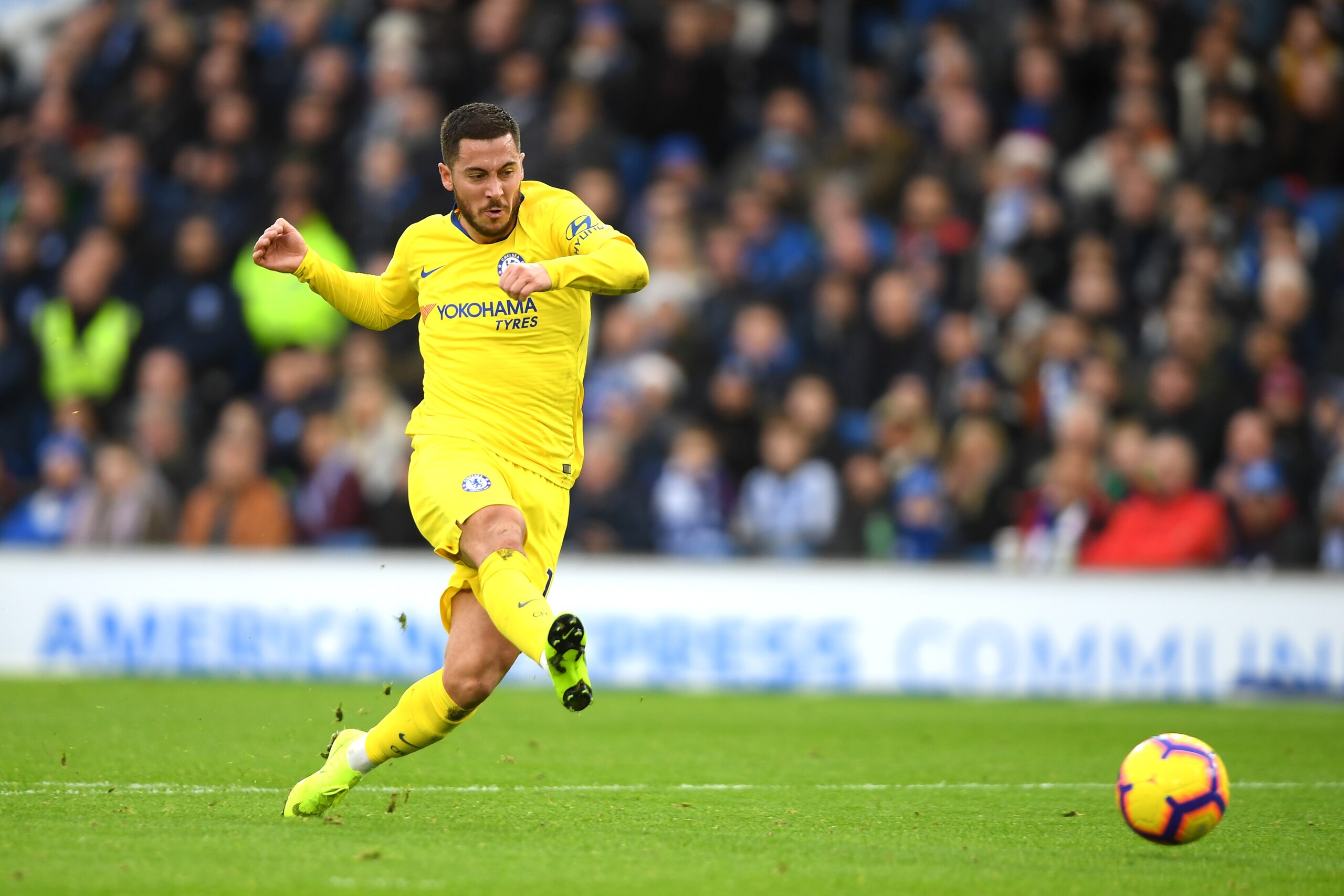 BRIGHTON, ENGLAND - DECEMBER 16:  Eden Hazard of Chelsea scores his team's second goal during the Premier League match between Brighton & Hove Albion and Chelsea FC at American Express Community Stadium on December 16, 2018 in Brighton, United Kingdom.  (