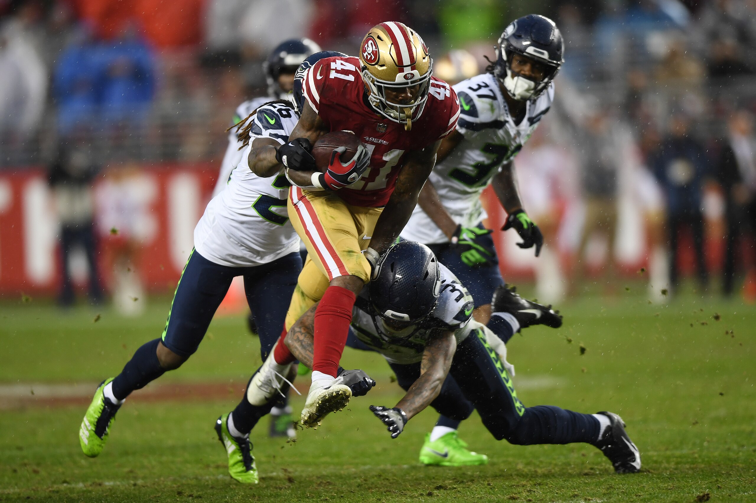 SANTA CLARA, CA - DECEMBER 16: Jeff Wilson #41 of the San Francisco 49ers rushes for 16-yard against the Seattle Seahawks in overtime of their NFL game at Levi's Stadium on December 16, 2018 in Santa Clara, California. (Photo by Thearon W. Henderson/Getty SANTA CLARA, CA - DECEMBER 16: Jeff Wilson #41 of the San Francisco 49ers rushes for 16-yard against the Seattle Seahawks in overtime of their NFL game at Levi's Stadium on December 16, 2018 in Santa Clara, California. (Photo by Thearon W. Henderson/Getty