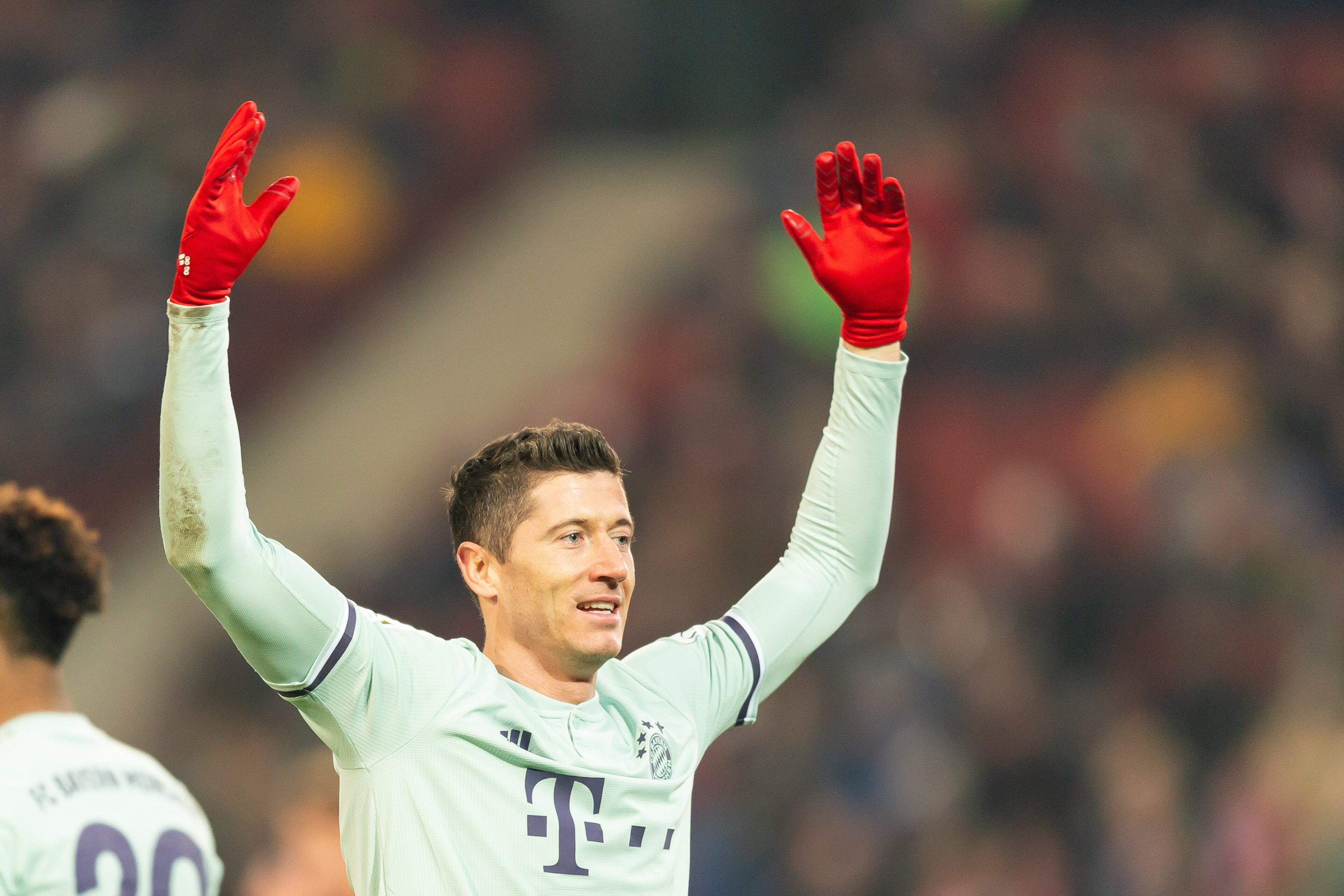 HANOVER, GERMANY - DECEMBER 15: Robert Lewandowski of Bayern Muenchen celebrates after scoring his team's fifth goal during the Bundesliga match between Hannover 96 and FC Bayern Muenchen at HDI-Arena on December 15, 2018 in Hanover, Germany. (Photo by TF HANOVER, GERMANY - DECEMBER 15: Robert Lewandowski of Bayern Muenchen celebrates after scoring his team's fifth goal during the Bundesliga match between Hannover 96 and FC Bayern Muenchen at HDI-Arena on December 15, 2018 in Hanover, Germany. (Photo by TF