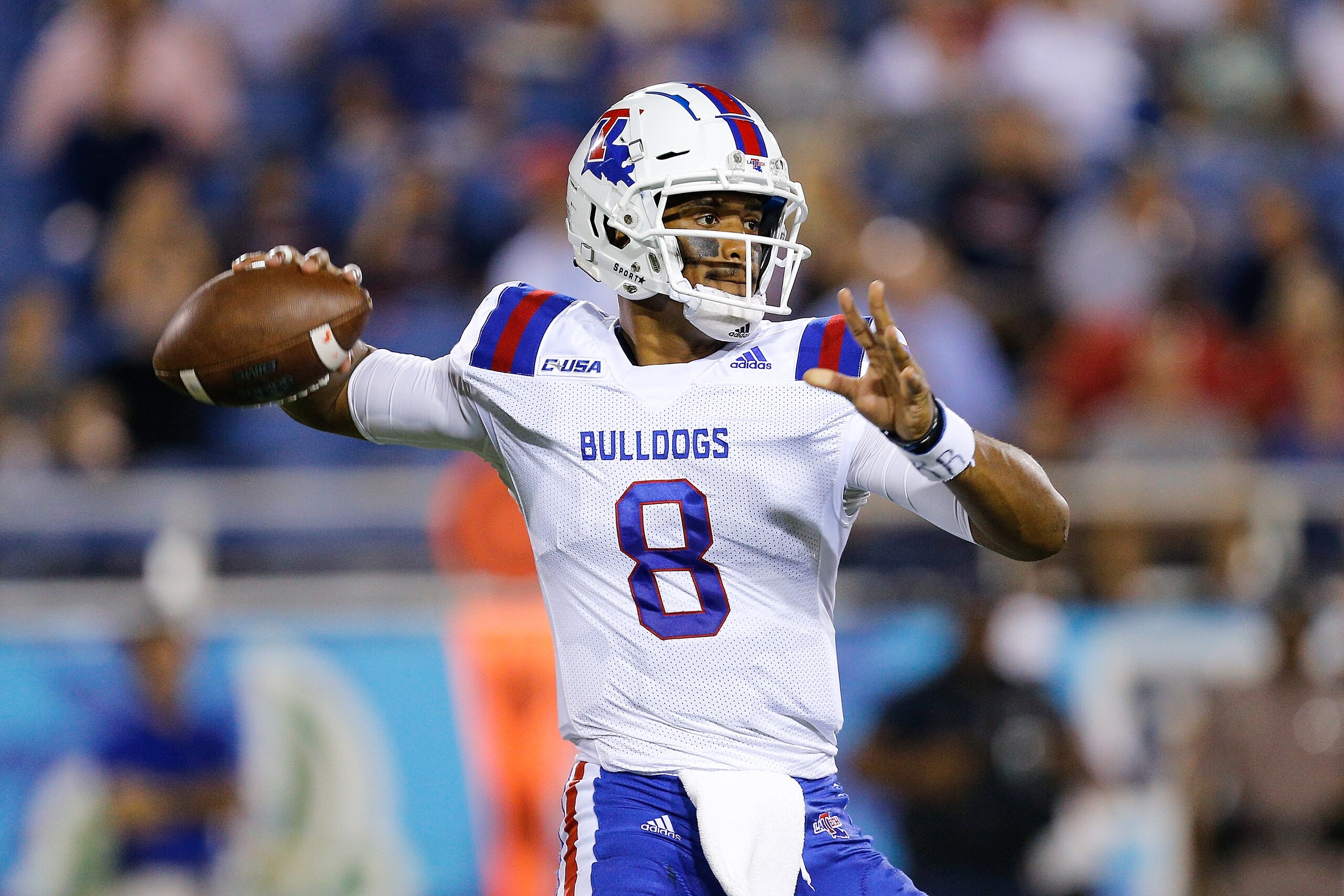 BOCA RATON, FL - OCTOBER 26:  J'Mar Smith #8 of the Louisiana Tech Bulldogs looks to pass against the Florida Atlantic Owls during the first half at FAU Stadium on October 26, 2018 in Boca Raton, Florida.  (Photo by Michael Reaves/Getty Images)