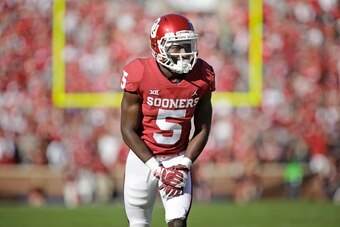NORMAN, OK - OCTOBER 27: Wide receiver Marquise Brown #5 of the Oklahoma Sooners lines up against the Kansas State Wildcats at Gaylord Family Oklahoma Memorial Stadium on October 27, 2018 in Norman, Oklahoma. Oklahoma defeated Kansas State 51-14. (Photo b