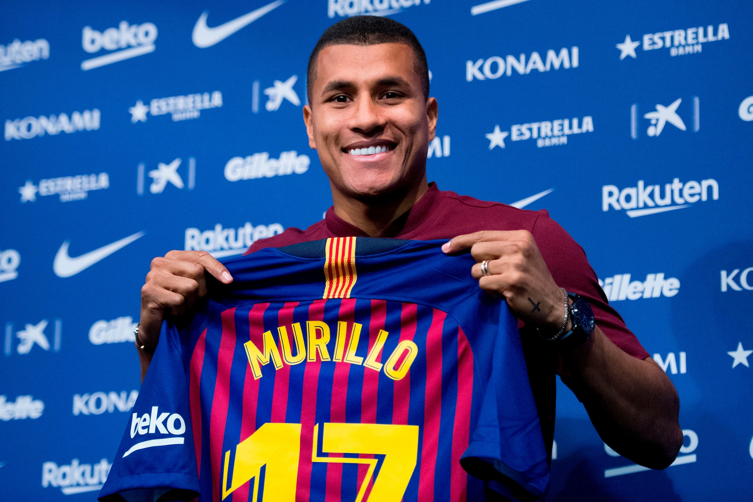 Barcelona's new player Colombian defender Jeison Murillo displays his jersey during his official presentation at the Camp Nou stadium in Barcelona on December 27, 2018. (Photo by Josep LAGO / AFP)        (Photo credit should read JOSEP LAGO/AFP/Getty Imag
