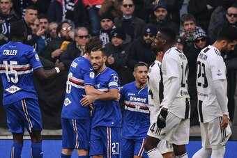 Sampdoria's Italian forward Fabio Quagliarella (C) celebrates with teammates after scoring a penalty kick during the Italian Serie A football match Juventus vs Sampdoria on December 29, 2018 at the Juventus stadium in Turin. (Photo by Marco BERTORELLO / A
