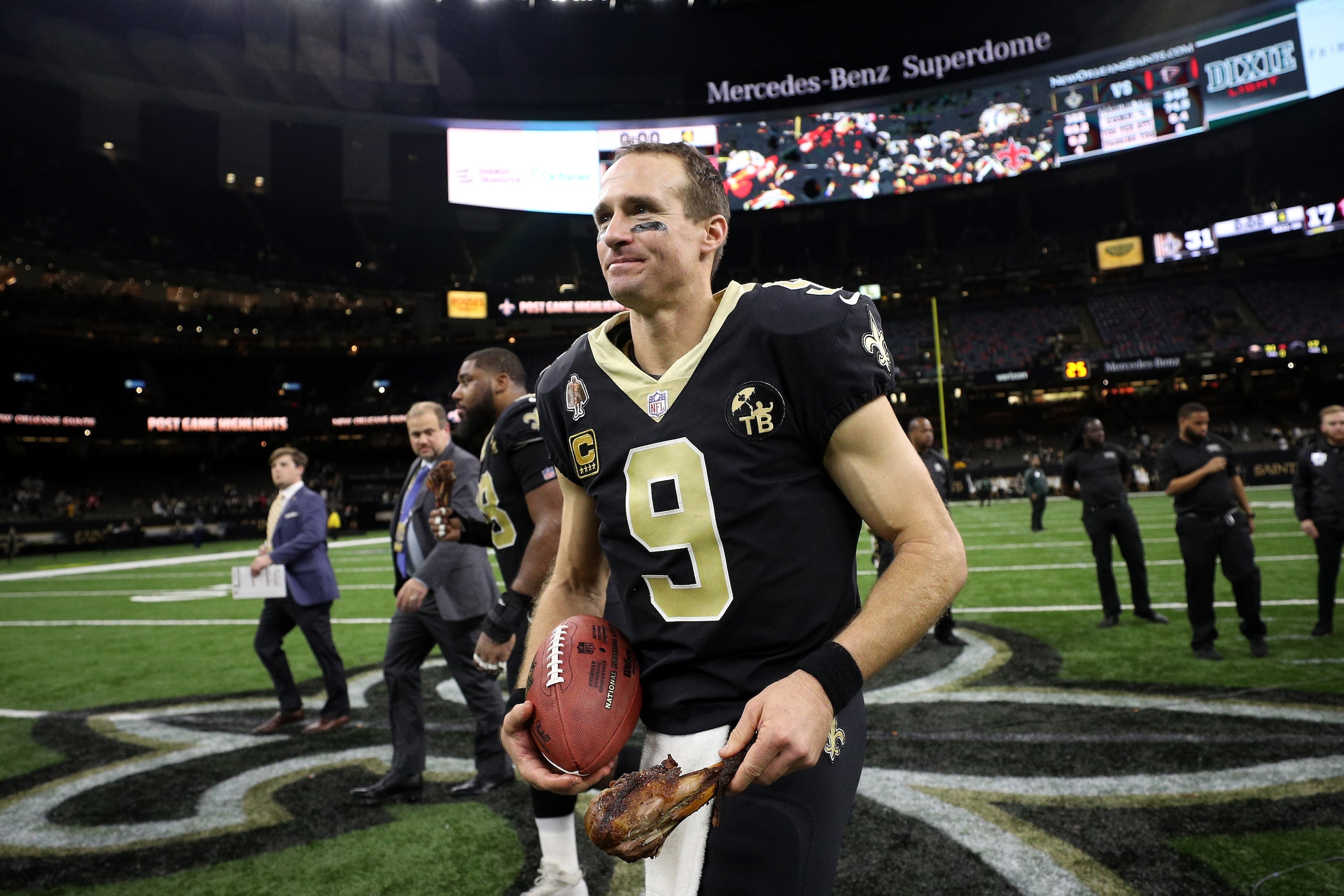 NEW ORLEANS, LA - NOVEMBER 22:  Drew Brees #9 of the New Orleans Saints walks off the field after defeating the Atlanta Falcons at the Mercedes-Benz Superdome on November 22, 2018 in New Orleans, Louisiana.  (Photo by Chris Graythen/Getty Images)