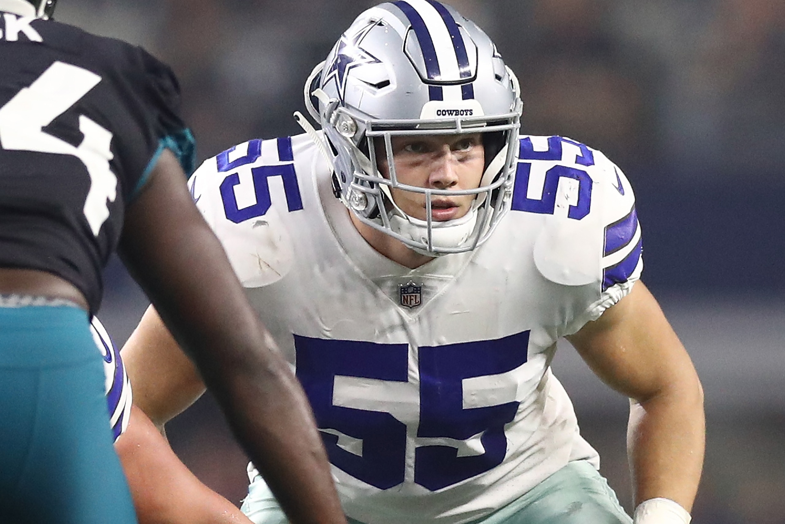 ARLINGTON, TX - OCTOBER 14:  Leighton Vander Esch #55 of the Dallas Cowboys at AT&T Stadium on October 14, 2018 in Arlington, Texas.  (Photo by Ronald Martinez/Getty Images)