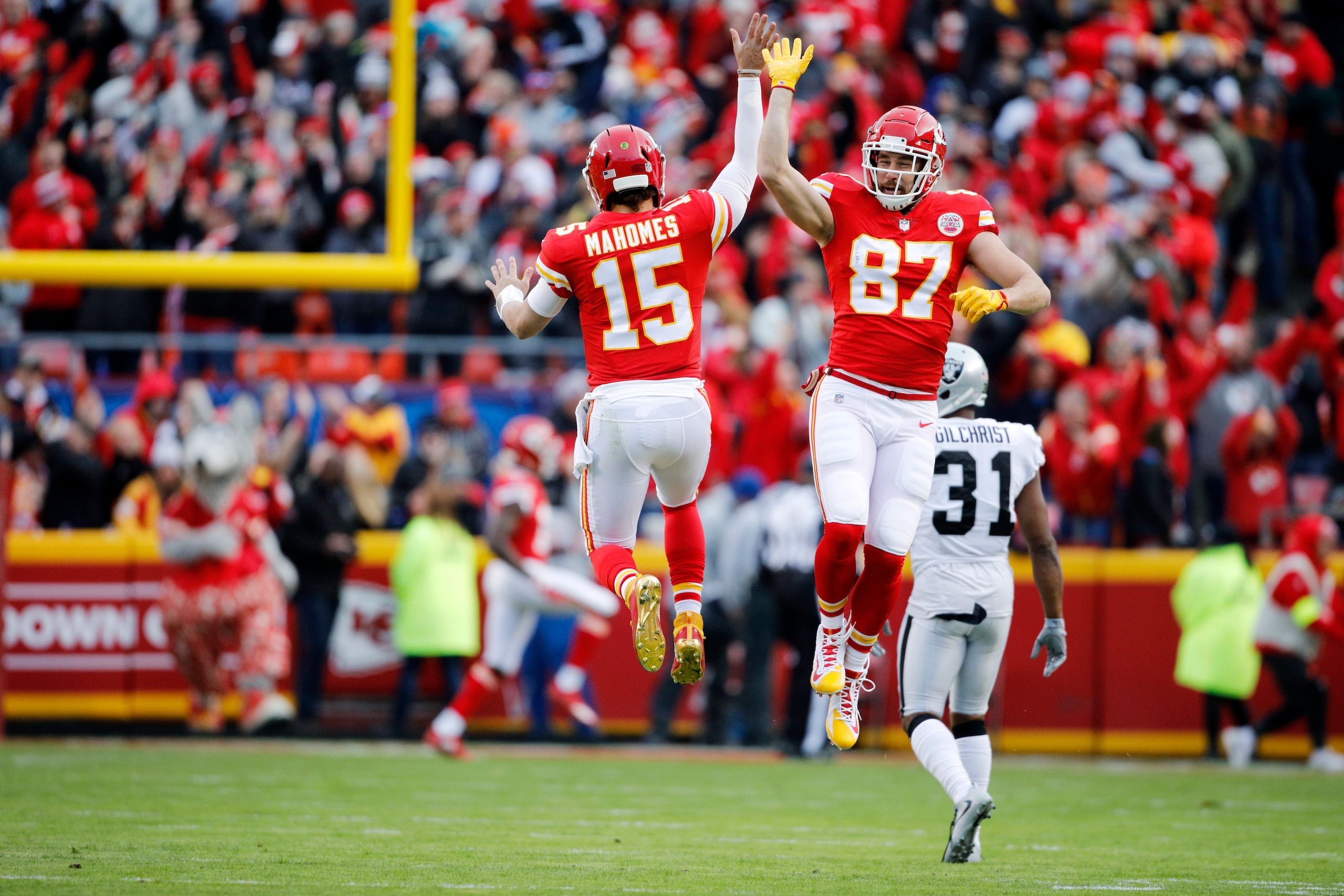 Patrick Mahomes and Travis Kelce will attempt to turn around the Chiefs' postseason fortunes.
