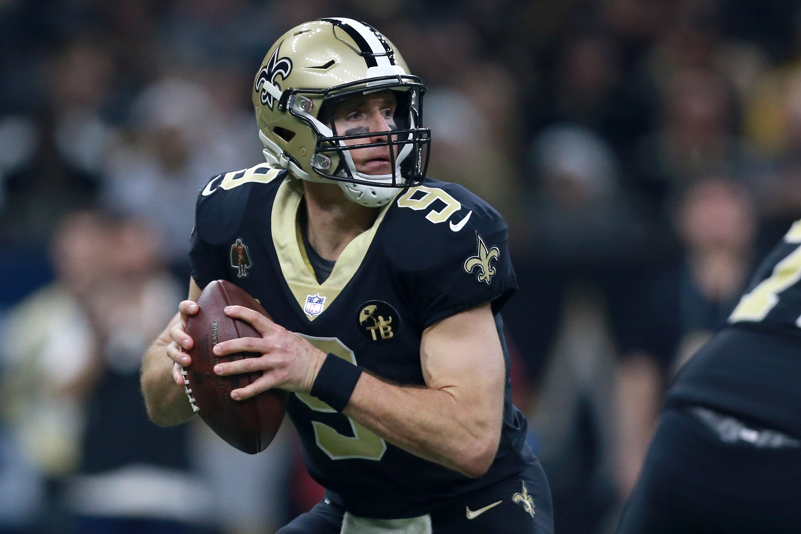 NEW ORLEANS, LOUISIANA - DECEMBER 23: Drew Brees #9 of the New Orleans Saints looks to throw the ball during the first half agains the Pittsburgh Steelers at the Mercedes-Benz Superdome on December 23, 2018 in New Orleans, Louisiana. (Photo by Sean Gardne