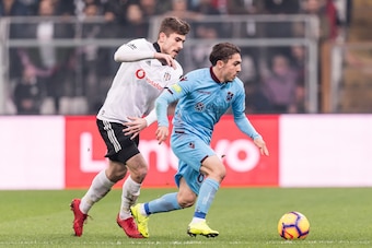 (L-R) Dorukhan Tokoz of Besiktas JK, Abdulkadir Omur of Trabzonspor during the Turkish Spor Toto Super Lig football match between Besiktas JK and Trabzonspor AS on December 16, 2018 at the Vodafone Arena in Istanbul, Turkey(Photo by VI Images via Getty Im
