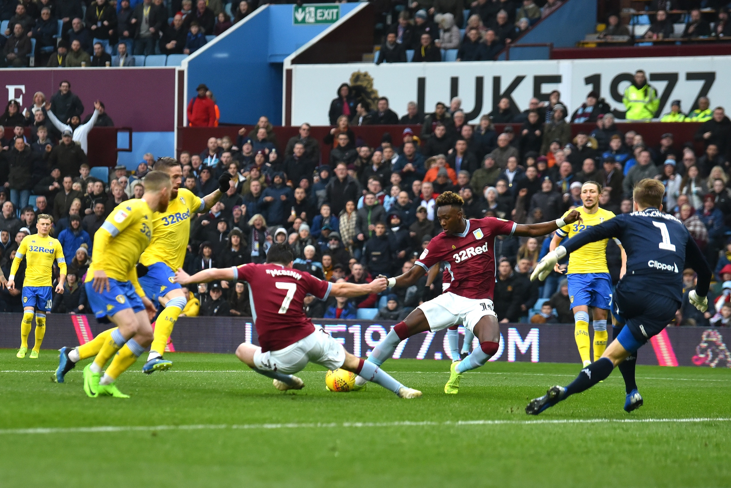 BIRMINGHAM, ENGLAND - DECEMBER 23: Tammy Abraham of Aston Villa scores his sides first goal during the Sky Bet Championship match between Aston Villa and Leeds United at Villa Park on December 23, 2018 in Birmingham, England. (Photo by Nathan Stirk/Gett BIRMINGHAM, ENGLAND - DECEMBER 23: Tammy Abraham of Aston Villa scores his sides first goal during the Sky Bet Championship match between Aston Villa and Leeds United at Villa Park on December 23, 2018 in Birmingham, England. (Photo by Nathan Stirk/Gett
