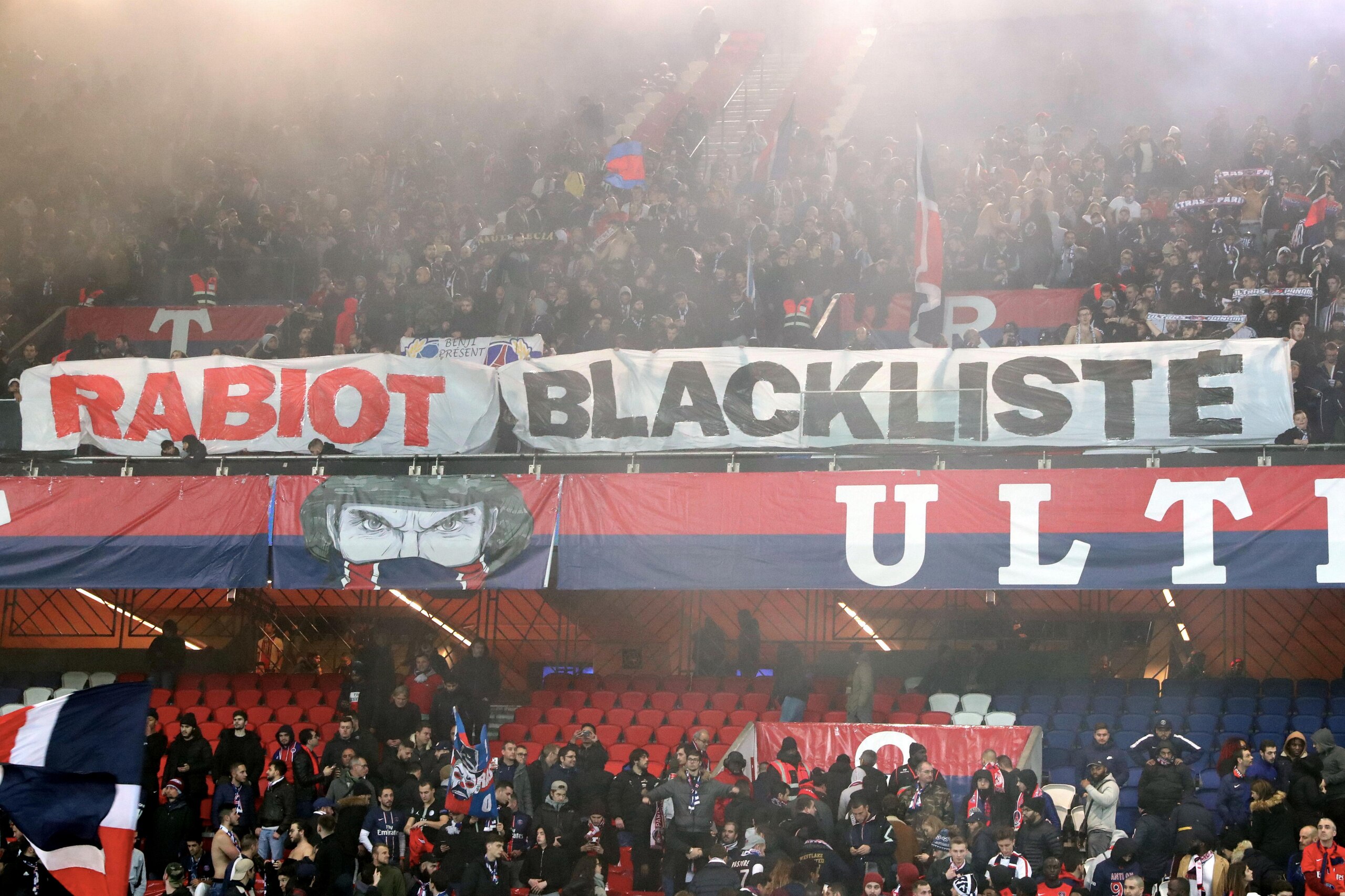 PARIS, FRANCE - DECEMBER 22:  Ultra fan
of Paris Saint-Germain react to the exclusion of Adrien Rabiot (not pictured) by PSG management during the French Ligue 1 match between Paris-Saint Germain and FC Nantes at Parc des Princes on December 22, 2018 in P