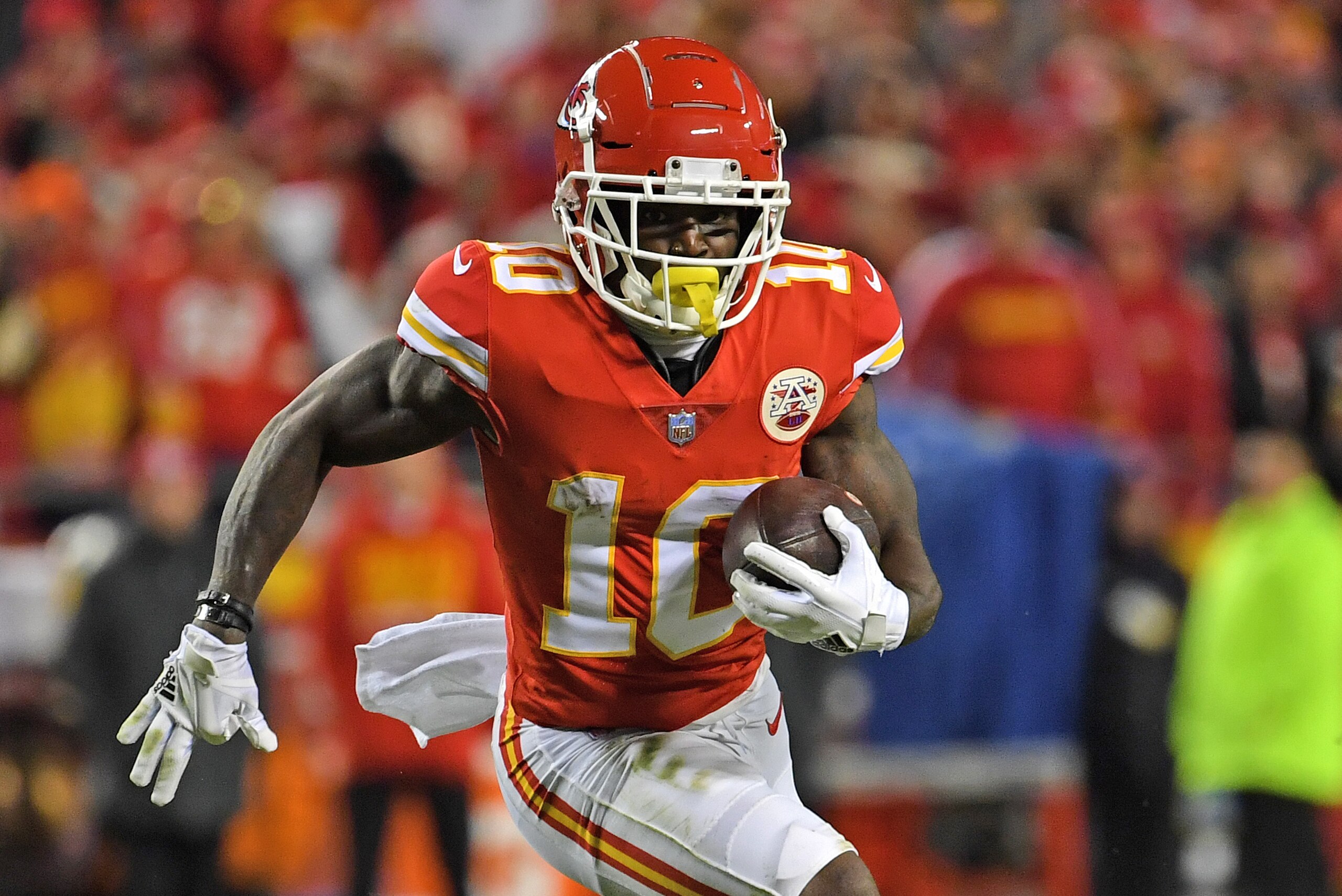 KANSAS CITY, MO - DECEMBER 30: Wide receiver Tyreek Hill #10 of the Kansas City Chiefs rushes for a touchdown during the second half against the Oakland Raiders at Arrowhead Stadium on December 30, 2018 in Kansas City, Missouri. (Photo by Peter G. Aiken/G KANSAS CITY, MO - DECEMBER 30: Wide receiver Tyreek Hill #10 of the Kansas City Chiefs rushes for a touchdown during the second half against the Oakland Raiders at Arrowhead Stadium on December 30, 2018 in Kansas City, Missouri. (Photo by Peter G. Aiken/G