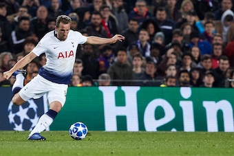 BARCELONA, SPAIN - DECEMBER 11: Harry Kane of Tottenham Hotspur with the ball during the UEFA Champions League Group B match between FC Barcelona and Tottenham Hotspur at Camp Nou on December 11, 2018 in Barcelona, Spain. (Photo by Quality Sport Images/Ge