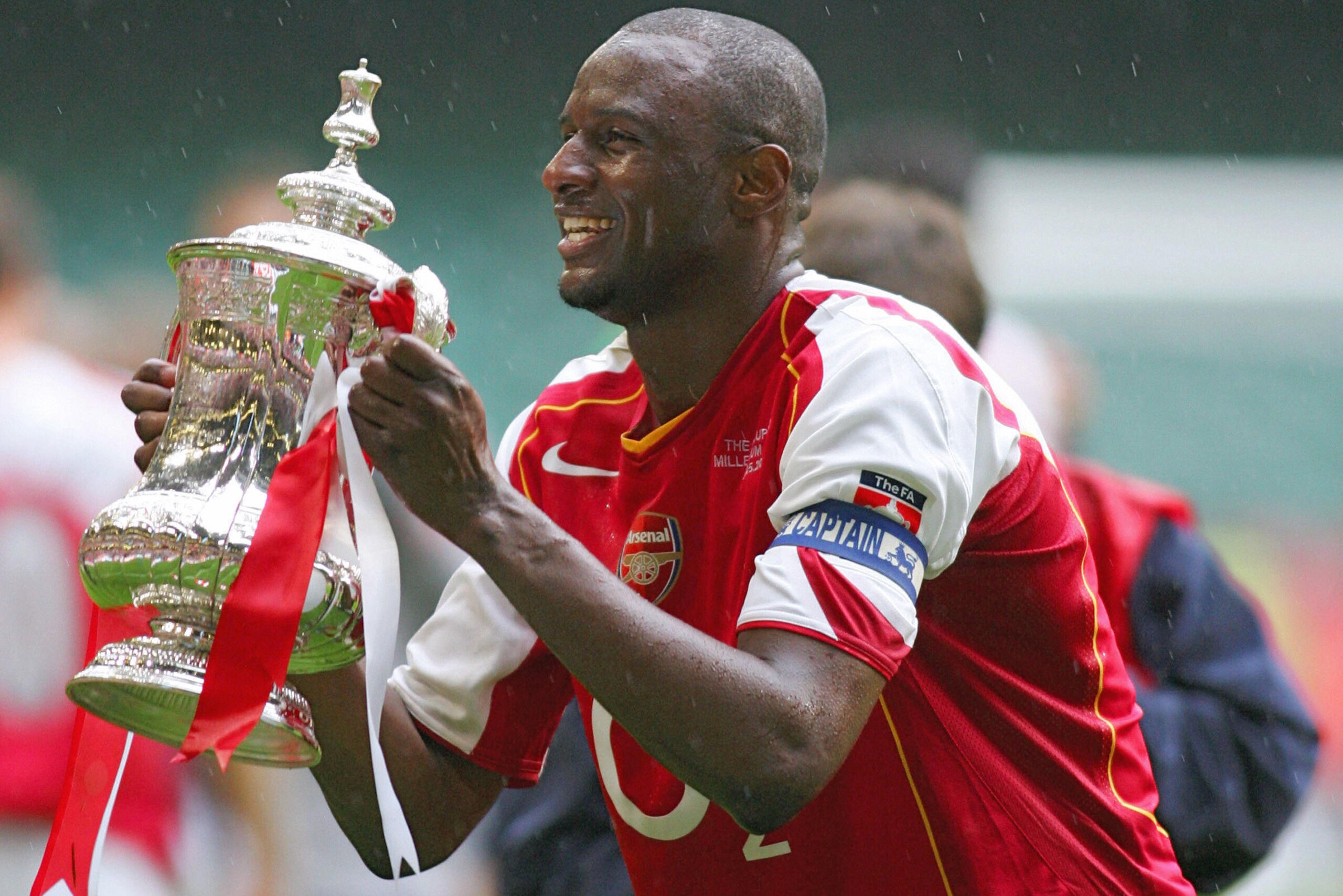 Cardiff, UNITED KINGDOM:  (FILES) Picture taken 21 May 2005 at the Millennium Dome in Cardiff, shows Arsenal's Patrick Vieira lifting the FA Cup after Arsenal defeated Manchester United in the FA Cup Final football match. Juventus were reported to be pois