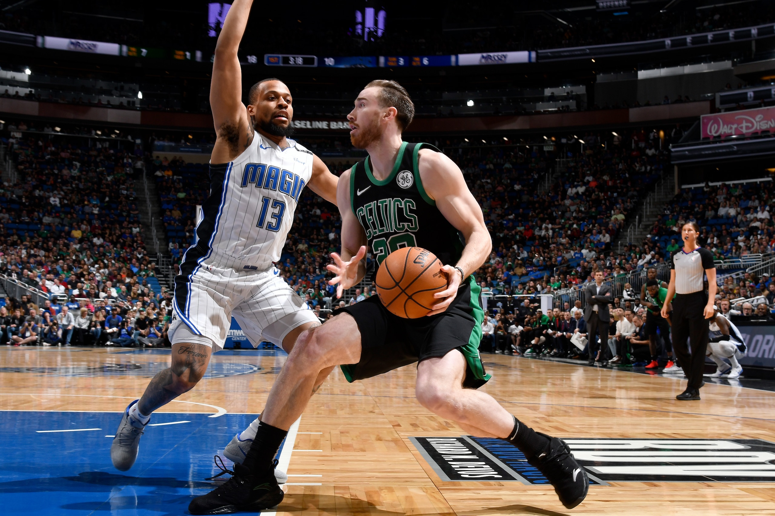 ORLANDO, FL - JANUARY 12: Gordon Hayward #20 of the Boston Celtics handles the ball during the game against the Orlando Magic on January 12, 2019 at Amway Center in Orlando, Florida. NOTE TO USER: User expressly acknowledges and agrees that, by downloadin ORLANDO, FL - JANUARY 12: Gordon Hayward #20 of the Boston Celtics handles the ball during the game against the Orlando Magic on January 12, 2019 at Amway Center in Orlando, Florida. NOTE TO USER: User expressly acknowledges and agrees that, by downloadin